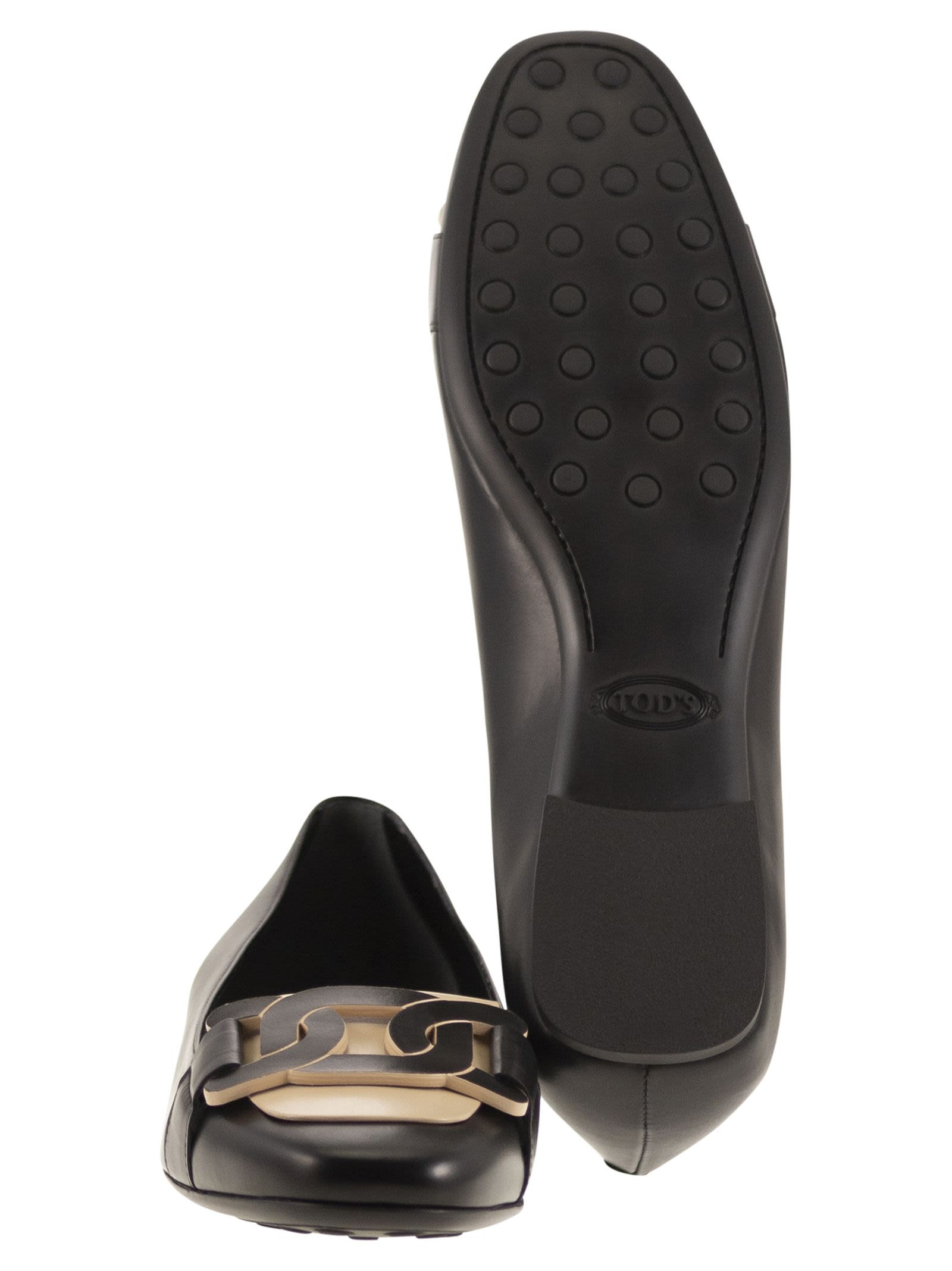 Tod's Women Leather Ballerina With Chain - 5