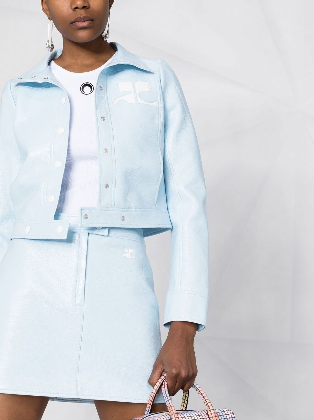 appliqué-logo cropped vinyl jacket - 5