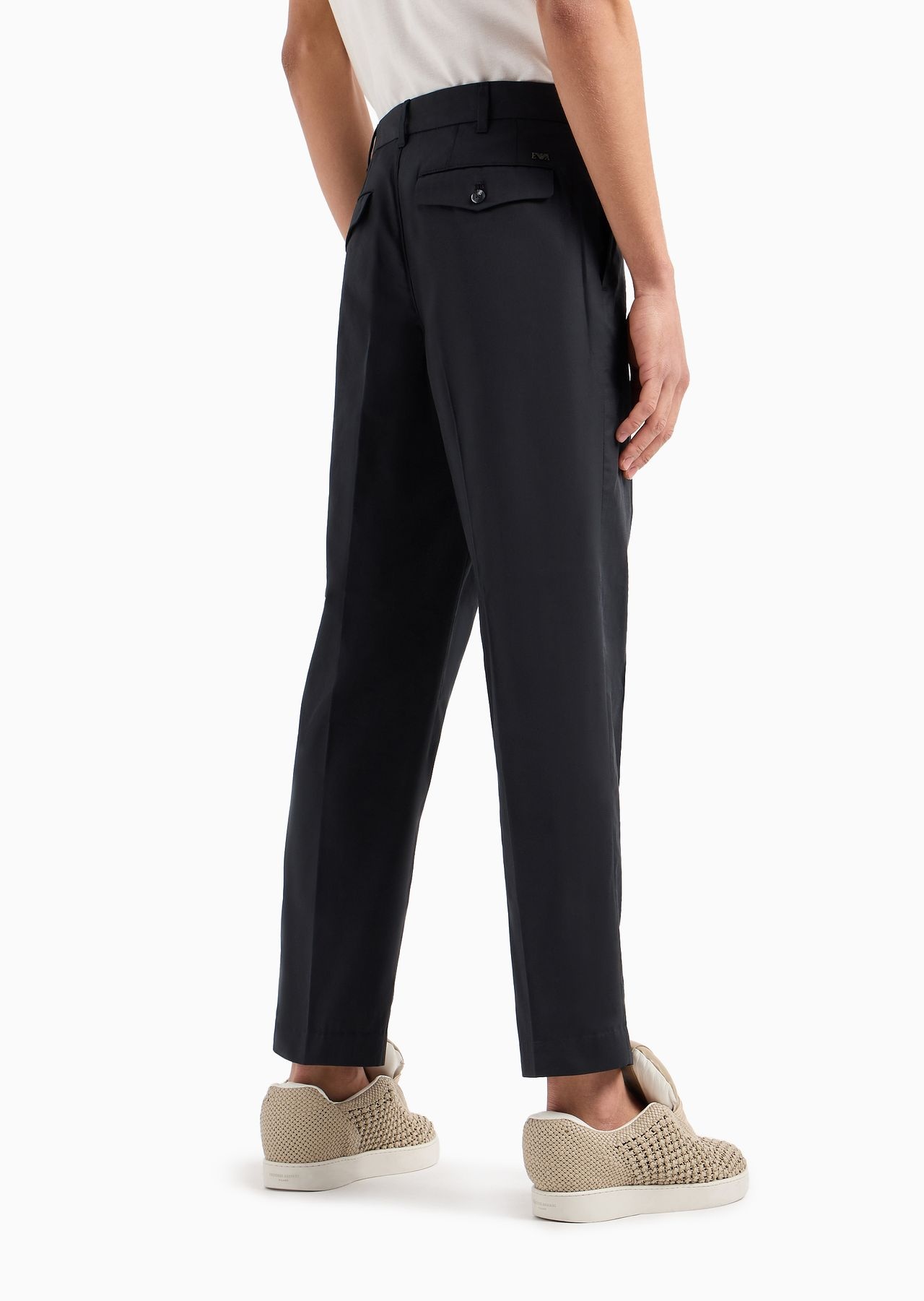 Twill chinos with darts and a pleat - 3