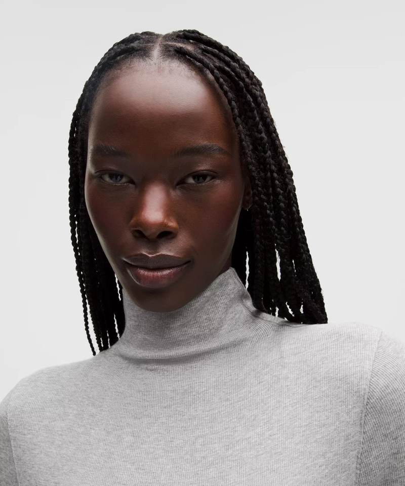 Hold Tight Long-Sleeve Turtleneck 4