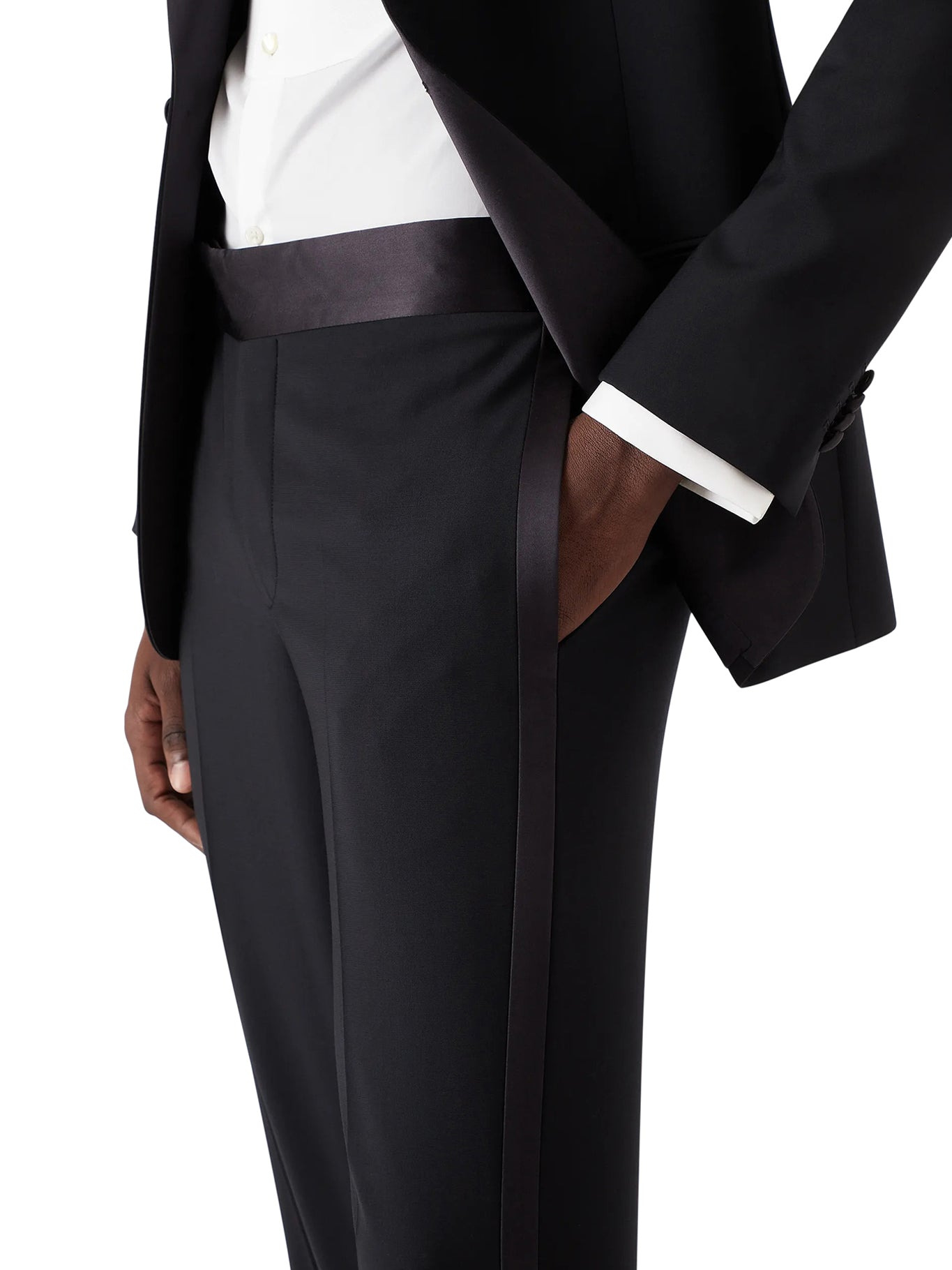 SUIT ESSENTIAL - 7