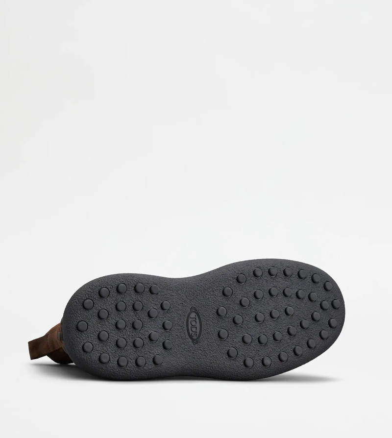 TOD'S W. G. CHELSEA 부스 - BROWN 5