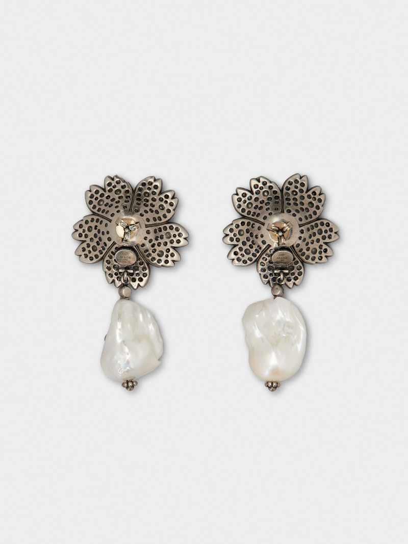 Roger Vivier RV Bouquet Strass Pearl Earrings outlook
