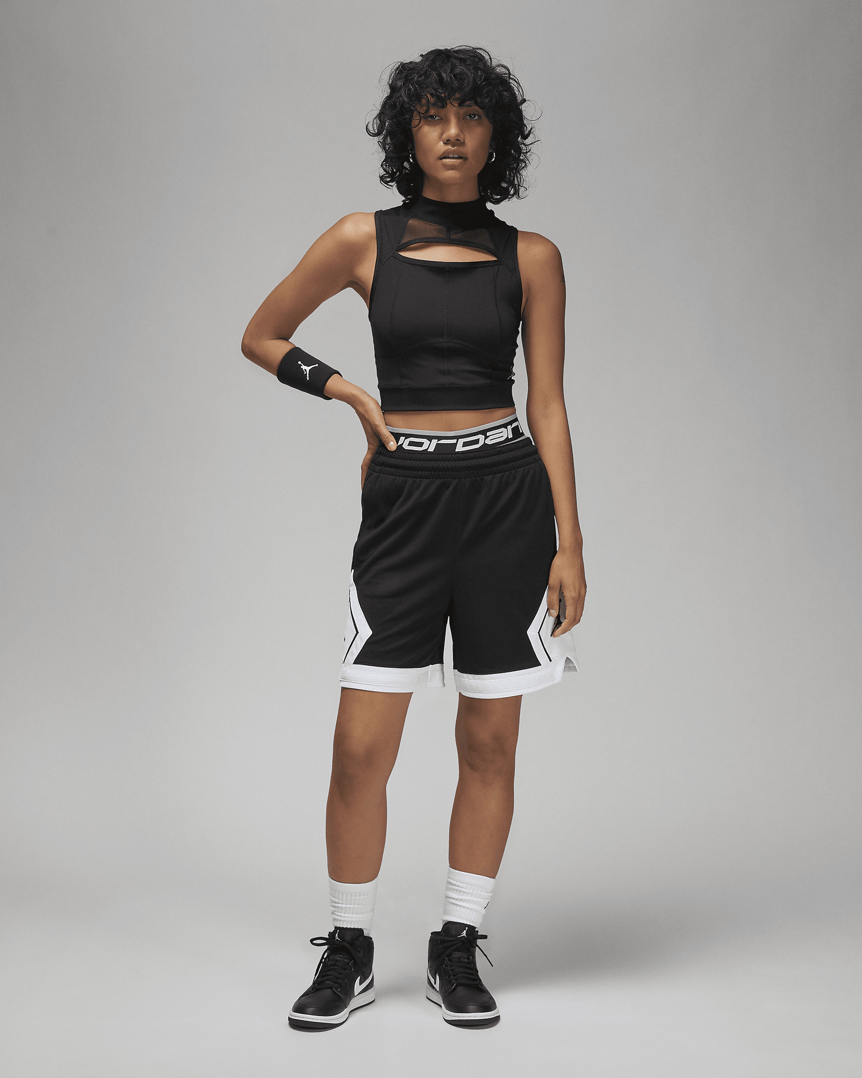 Jordan Sport Women's Diamond Shorts - 6