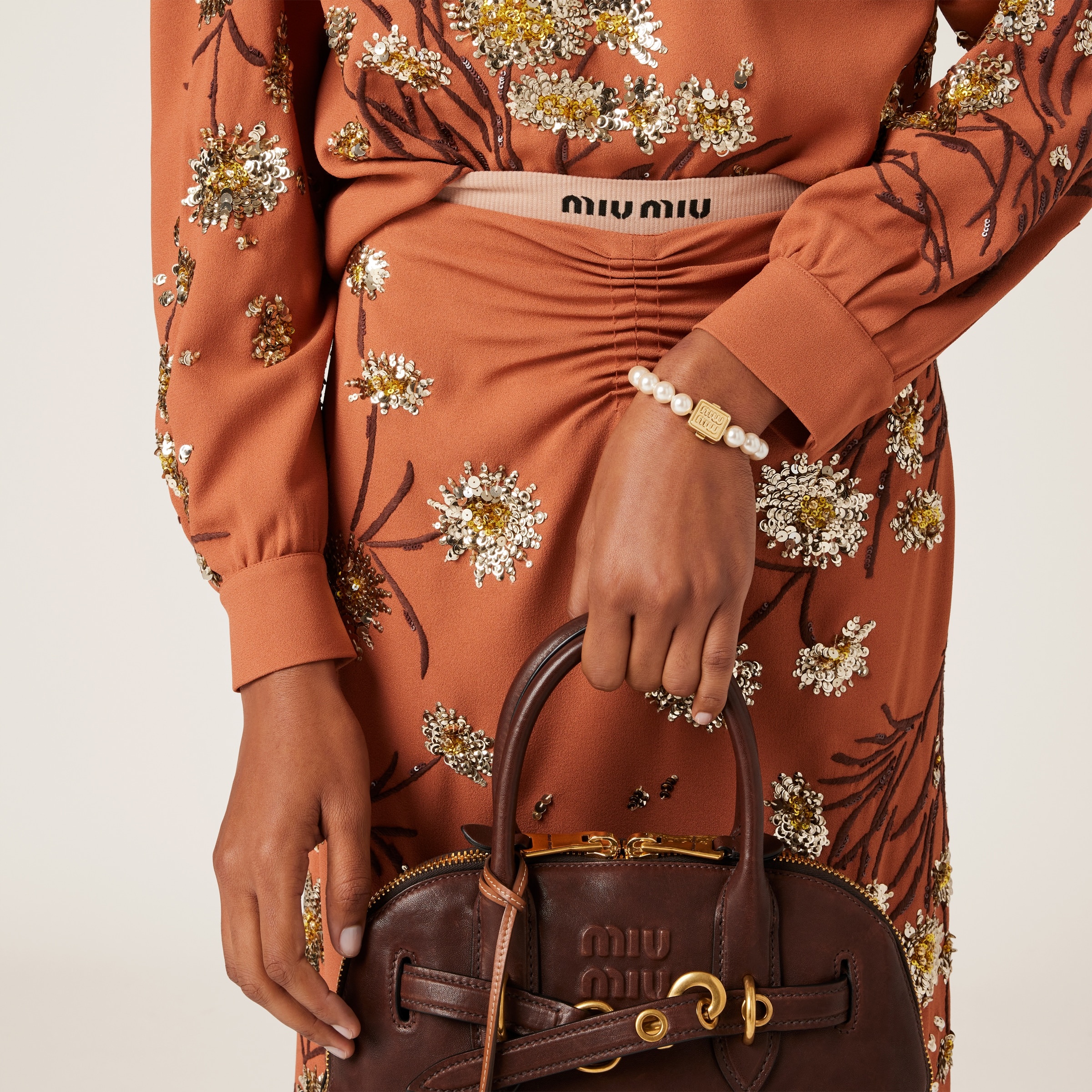 Embroidered sablé midi-skirt - 4