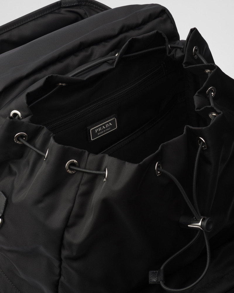 Re-Nylon 및 Saffiano 가죽 배낭 4