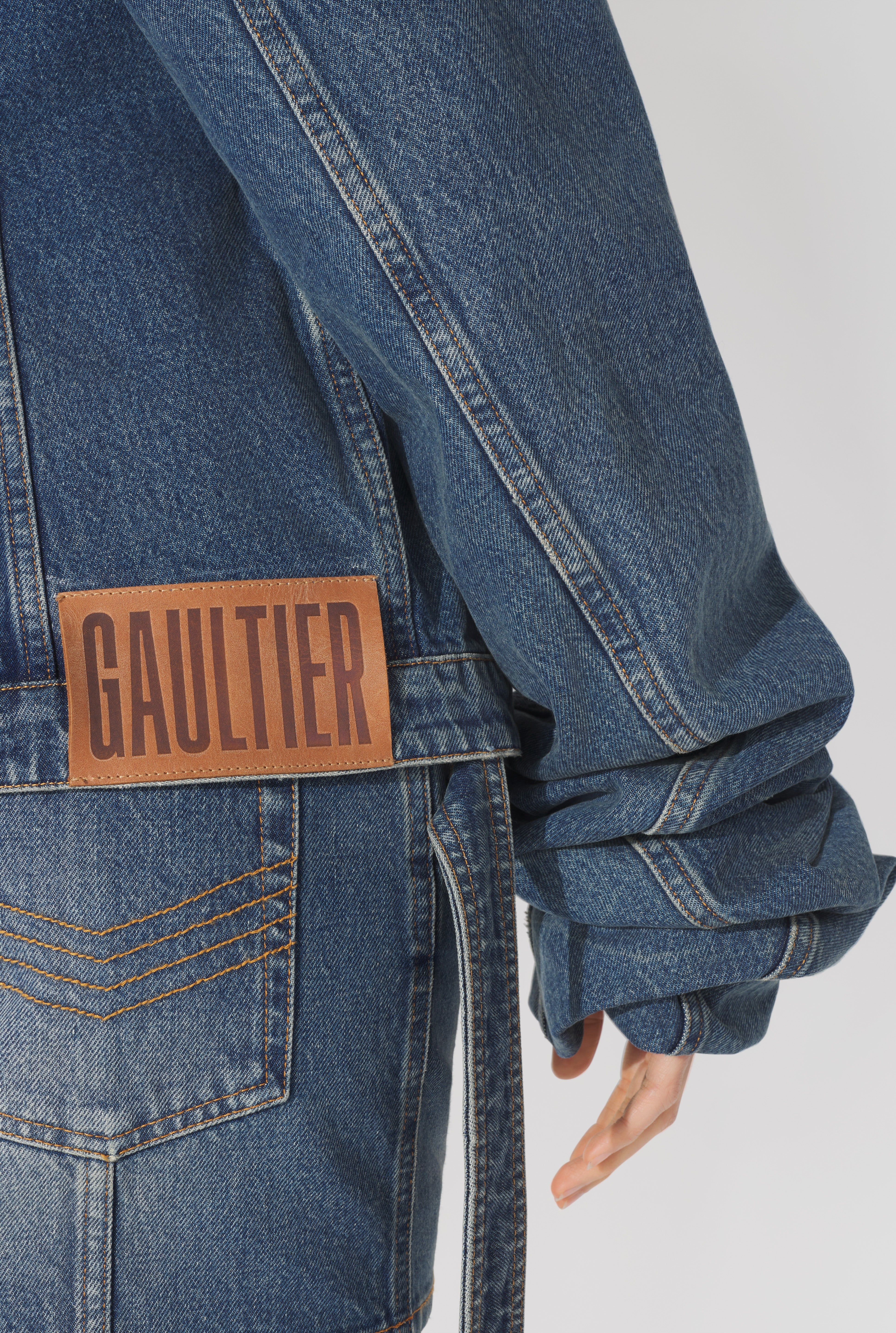 THE BLUE DENIM JACKET WITH OVERSIZED SLEEVES - 5