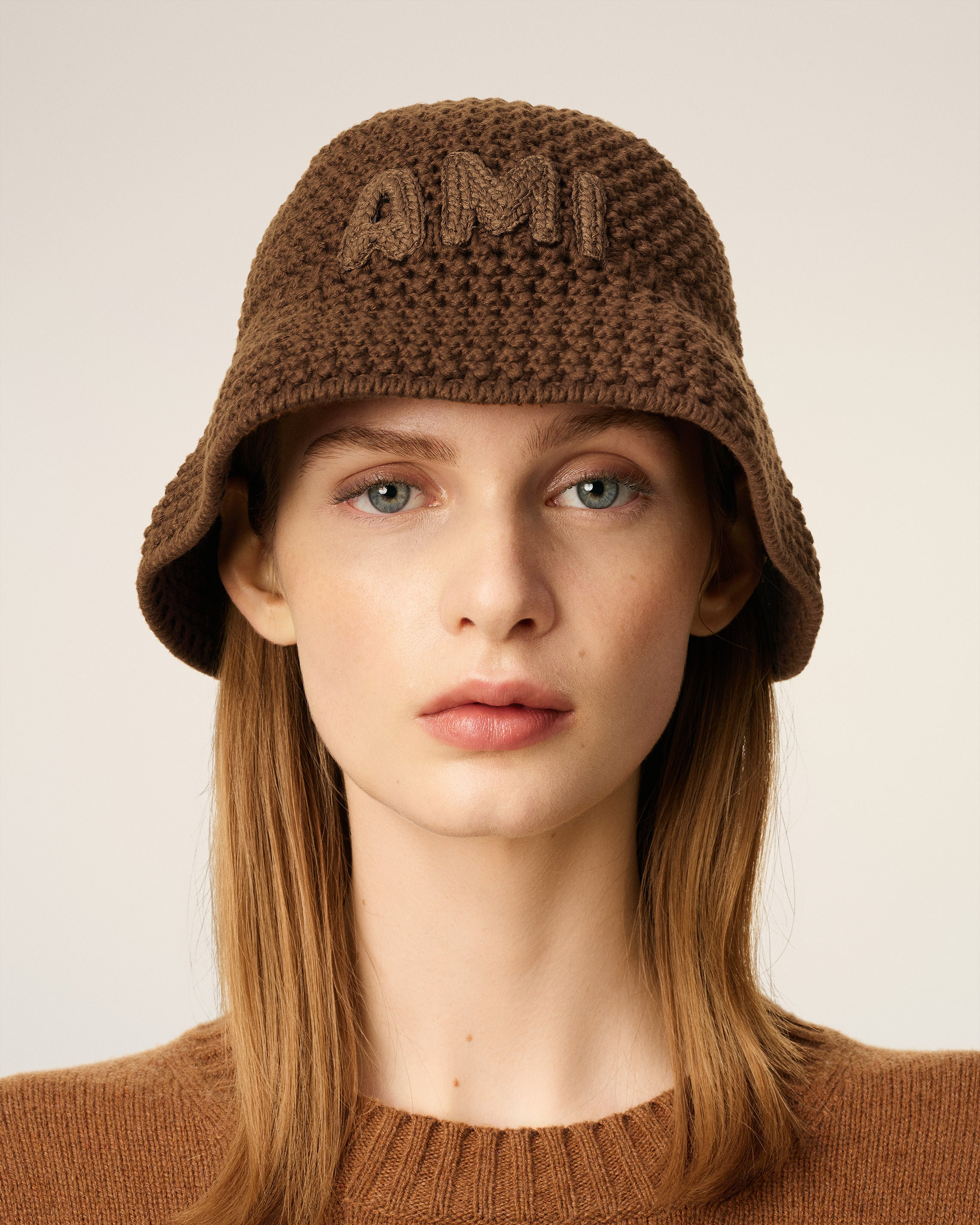 BROWN COTTON KNITTED AMI PATCH BUCKET HAT - 6