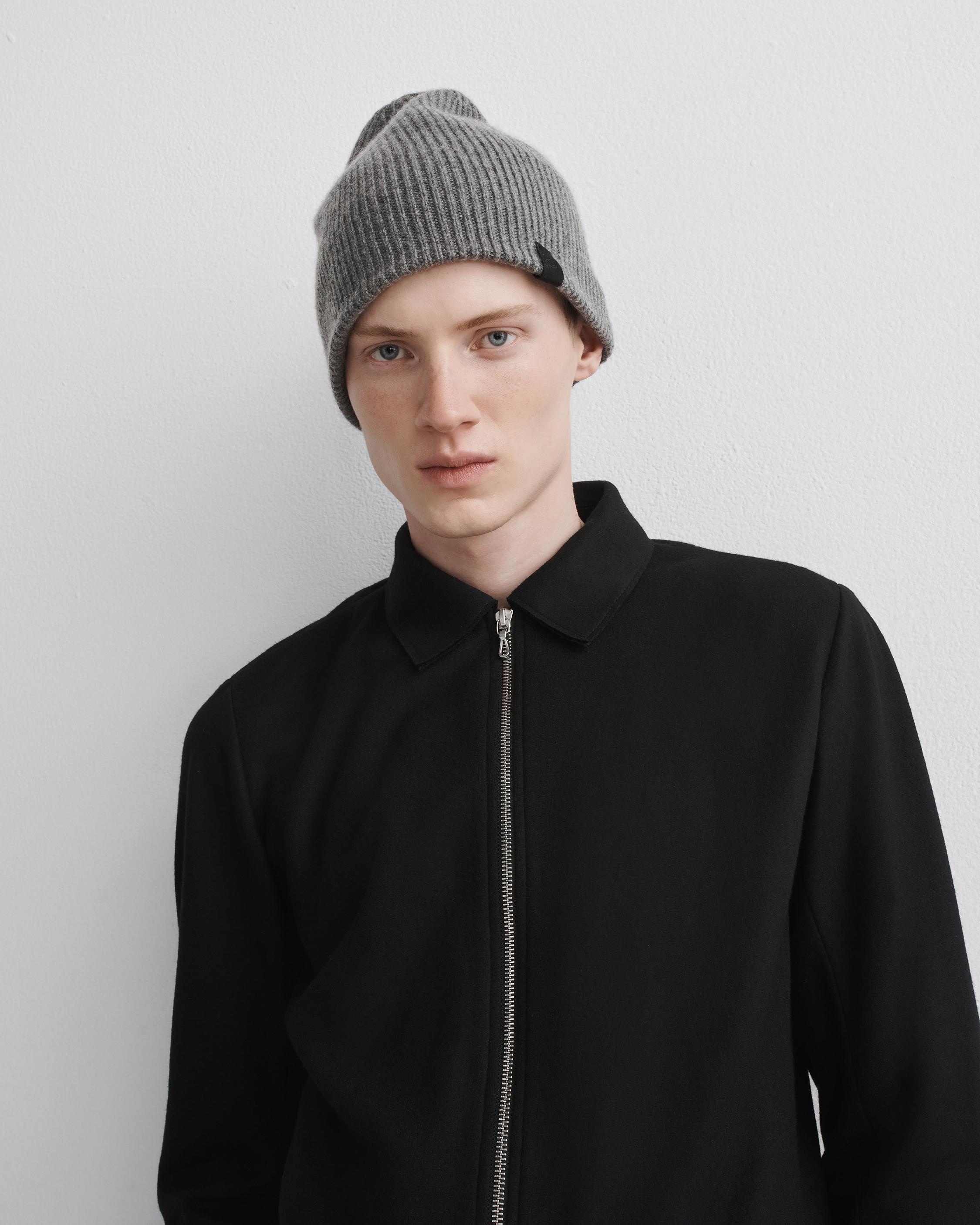 Ace Beanie
Cashmere Hat - 2