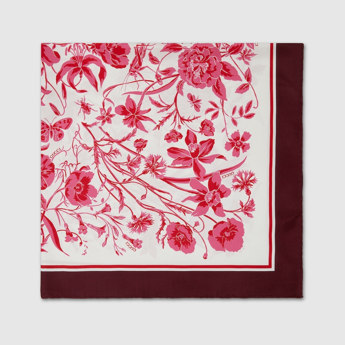 ボレロ・ショール GUCCI Silk scarf with floral print Printed Flora silk twill carré in white and multicolor
