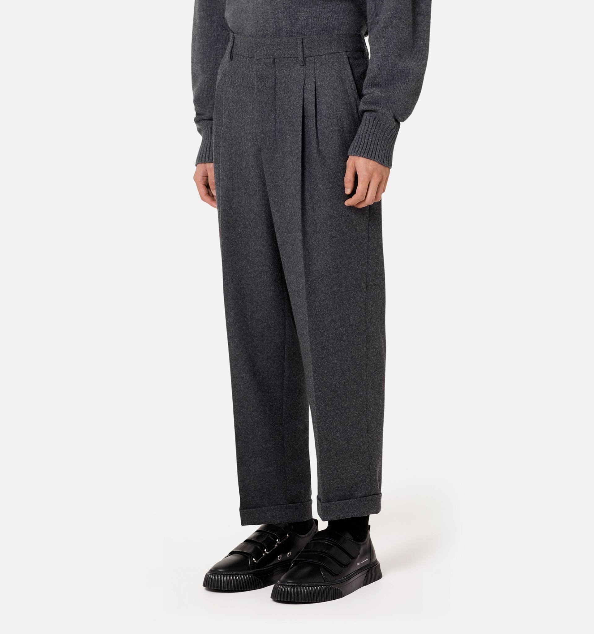 Carrot Fit Trousers With Hem And Pleats - 3