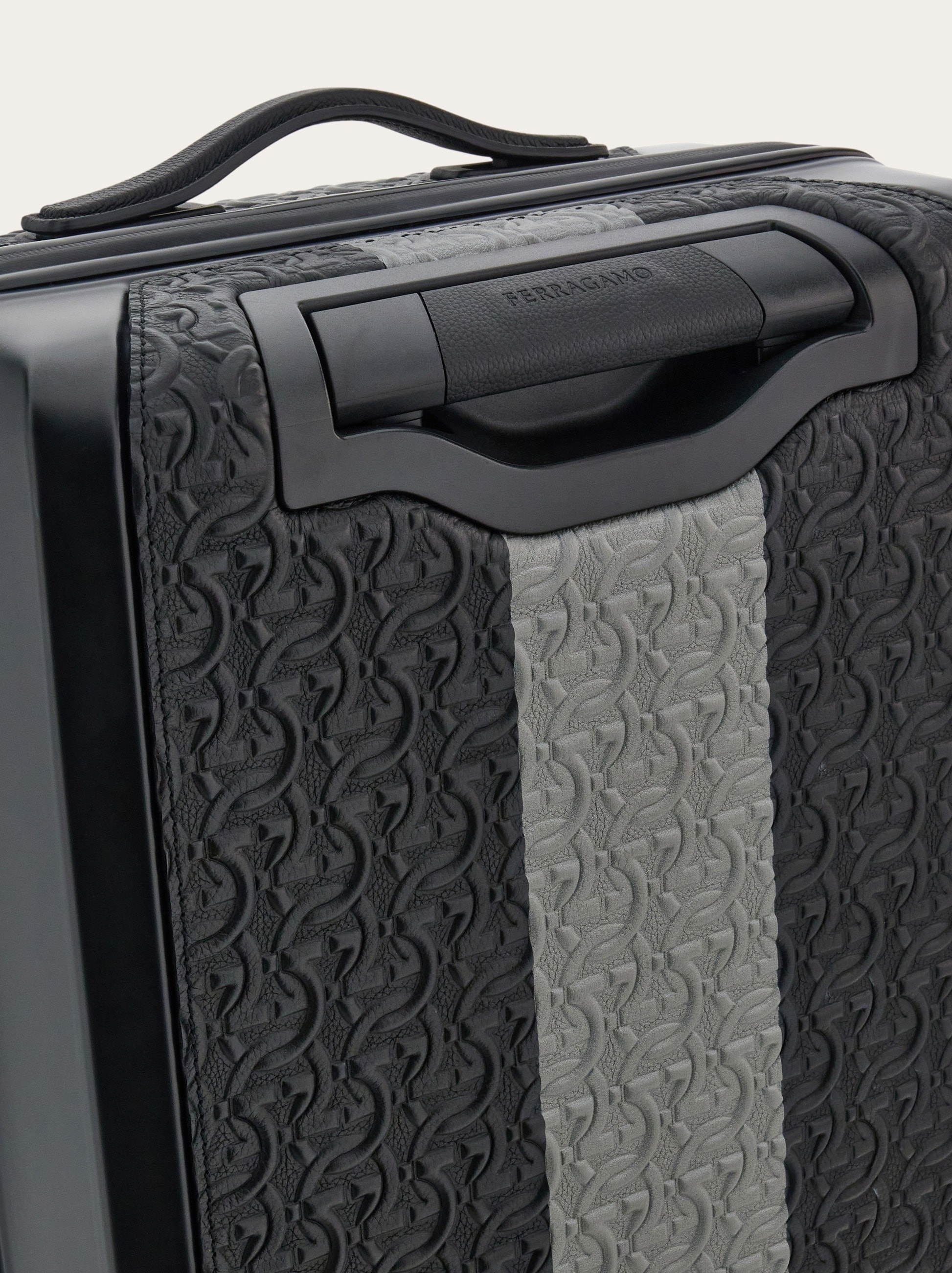 Embossed trolley - 5