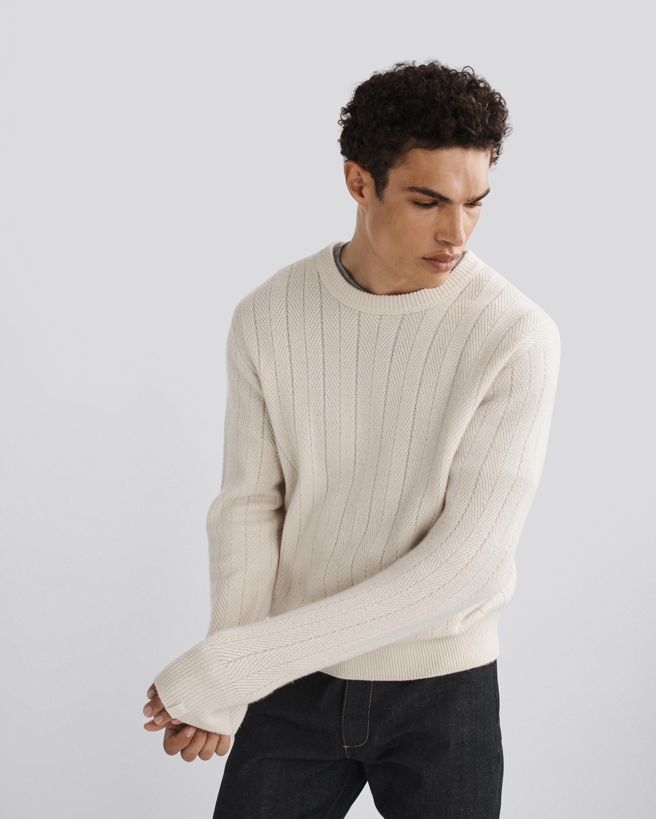 Durham Herringbone Cashmere Crew
Relaxed Fit - 6