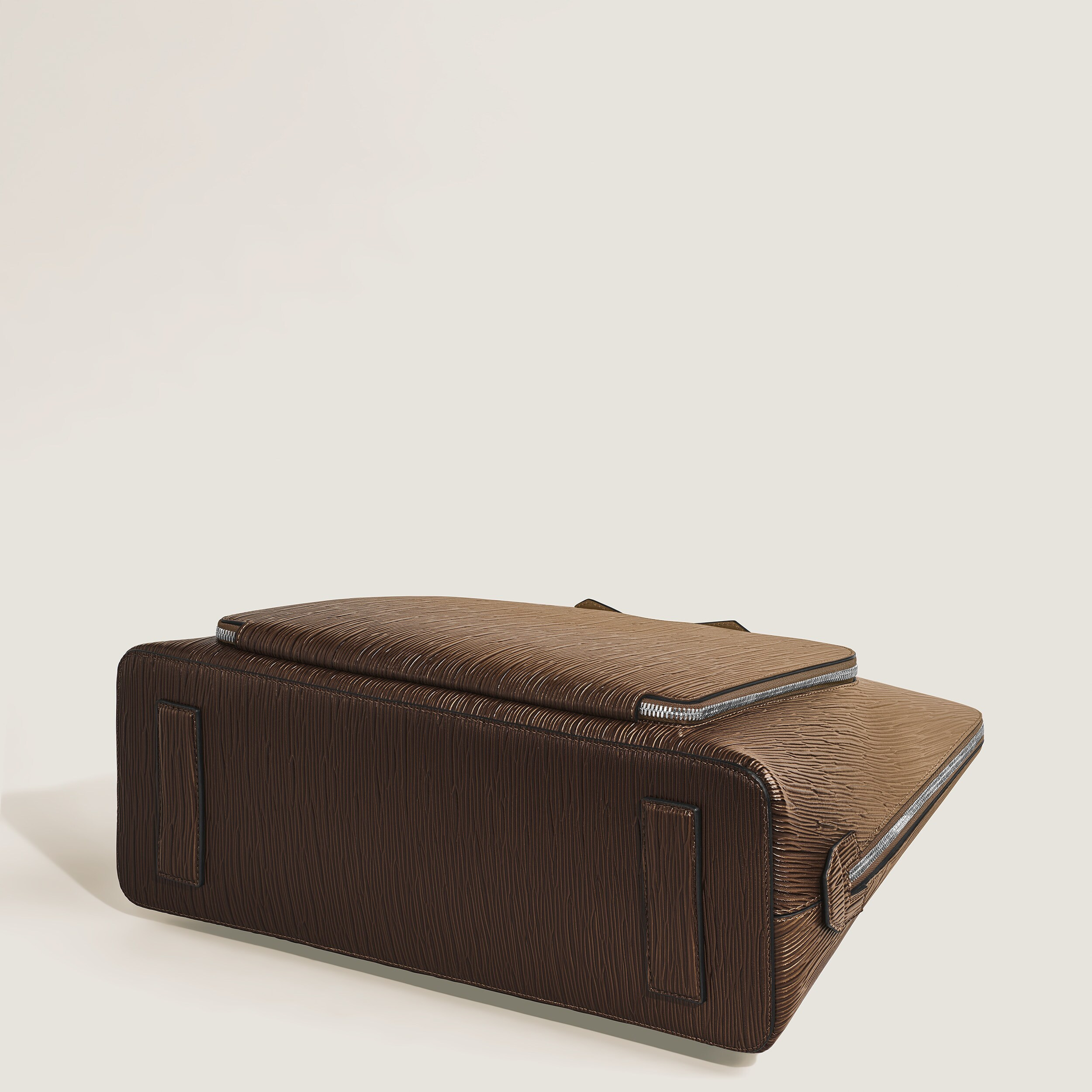 Writing traveler handbag with sfumato effect - 8