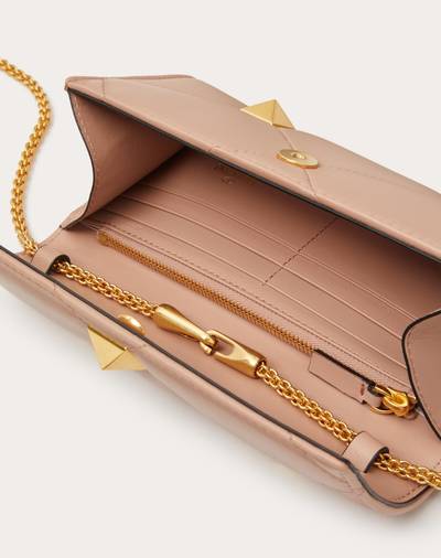 Valentino ROMAN STUD WALLET IN NAPPA LEATHER WITH CHAIN outlook