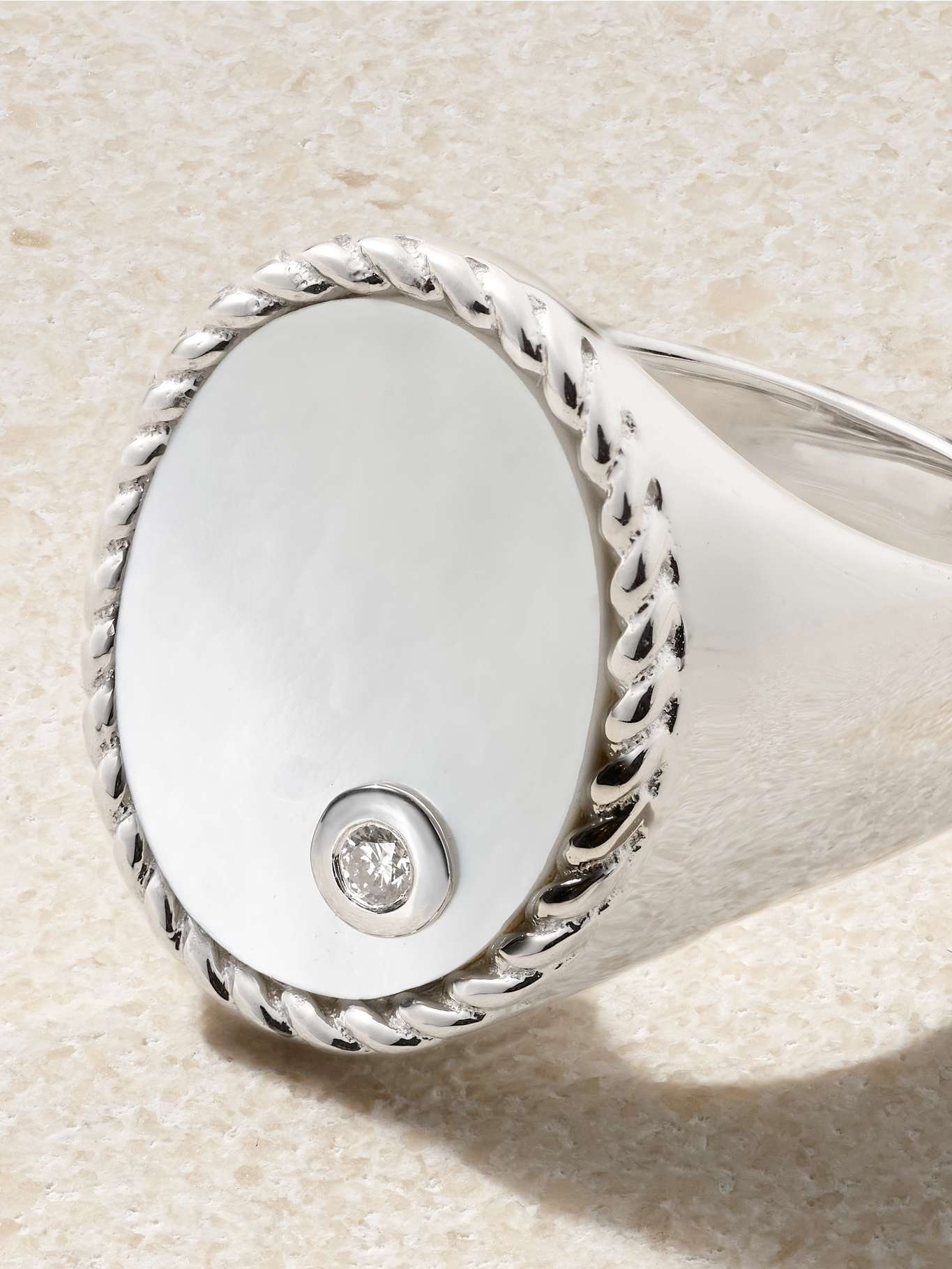 Chevalière Ovale 9-karat white gold, mother-of-pearl and diamond ring Gold - 4