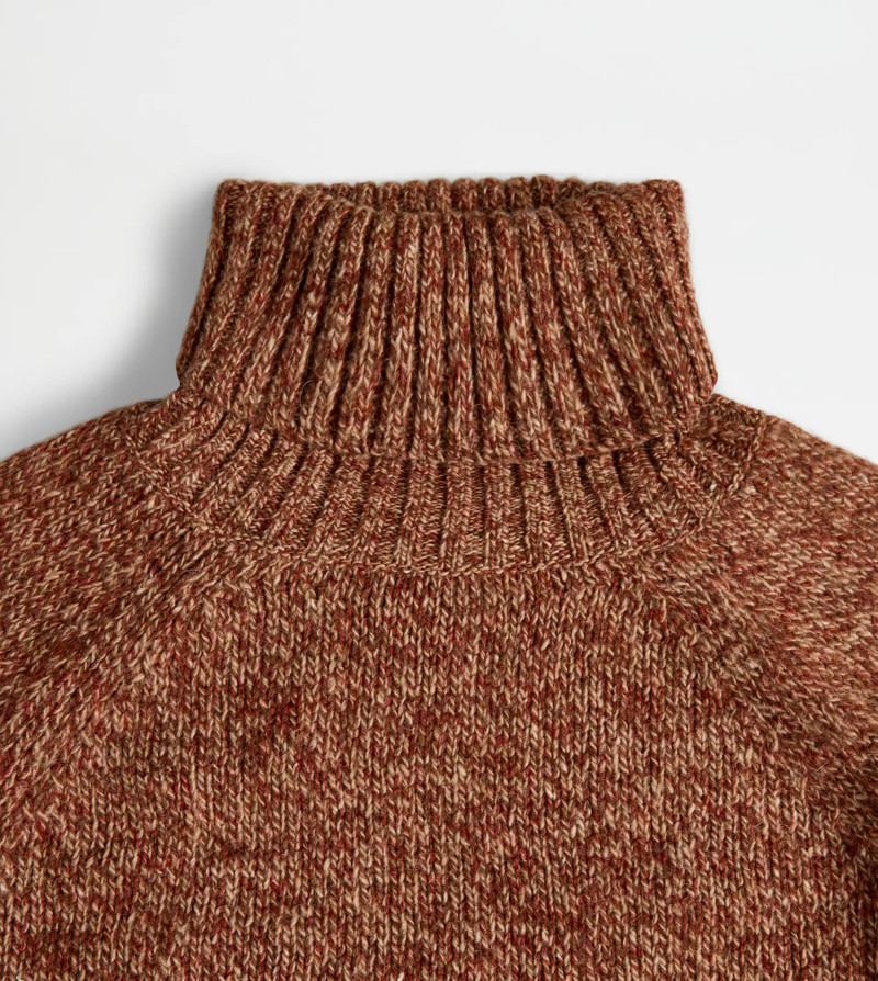 TURTLENECK IN CAMEL WOOL - ORANGE 3