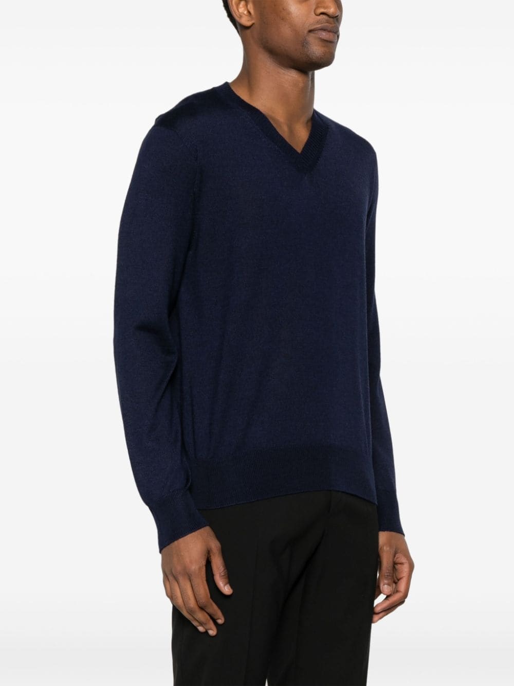 V-neck fine-knit jumper - 3