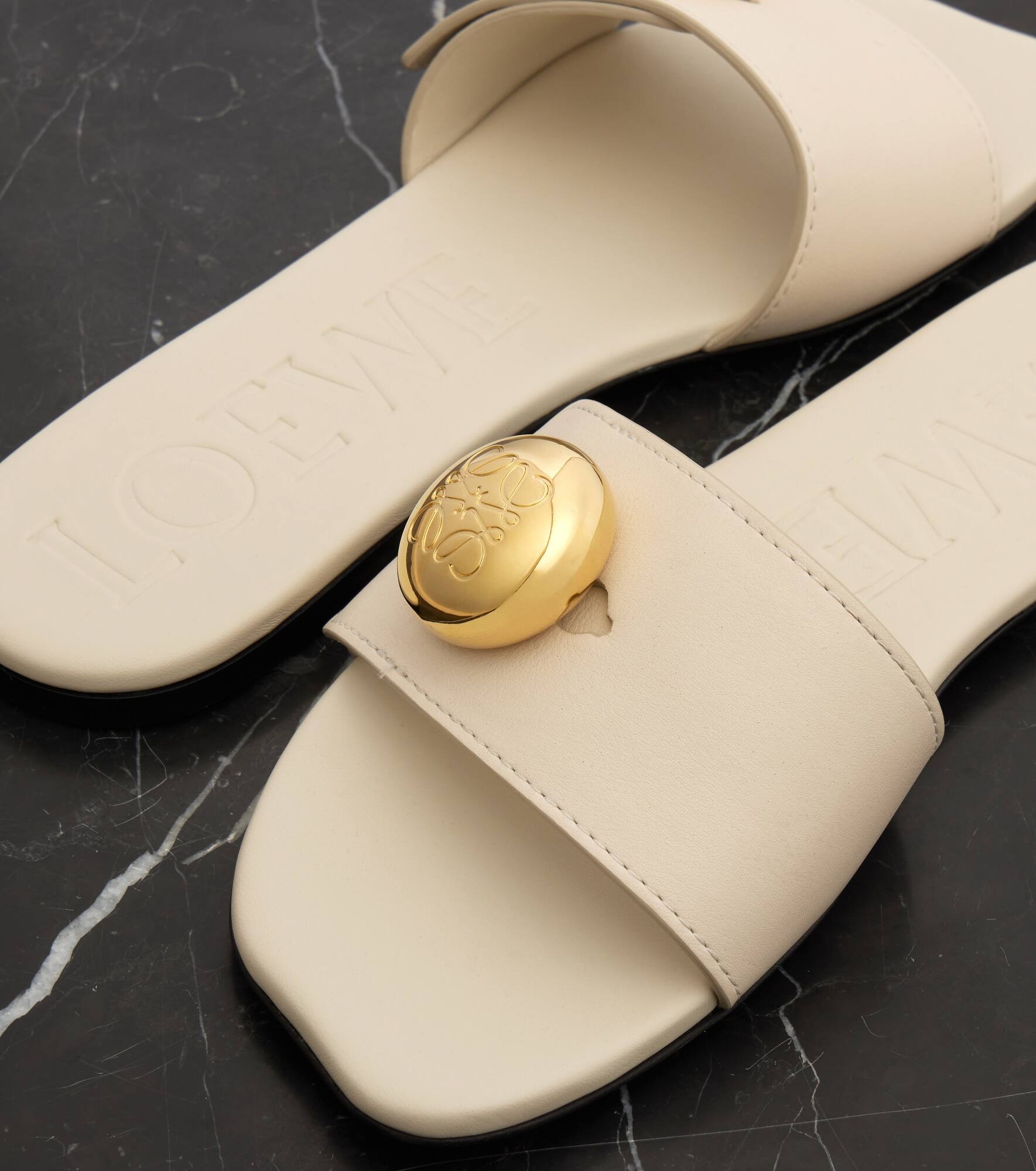 Pebble leather slides - 5
