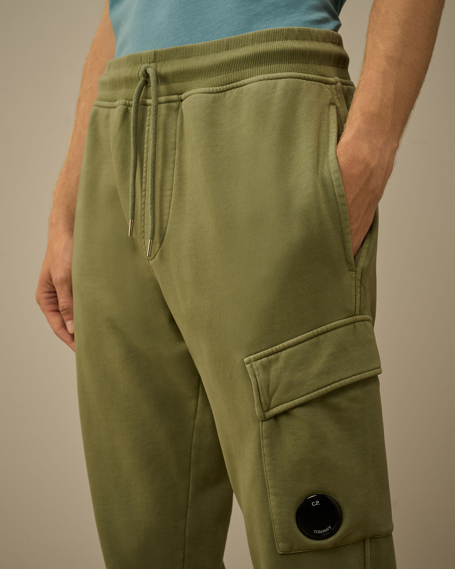 Brushed and Emerized Diagonal Fleece Cargo Lens Sweatpants - 5