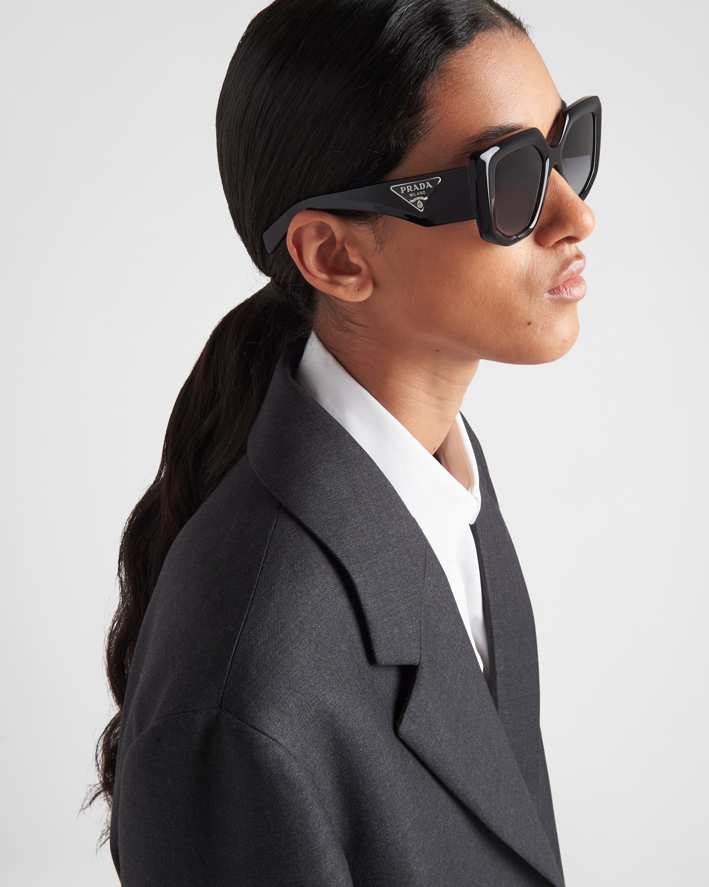【美品 】PRADA sunglasses サイドロゴ パープル バタフライ Prada - Prada Logo - Oval Sunglasses - Pale Gold Graphite