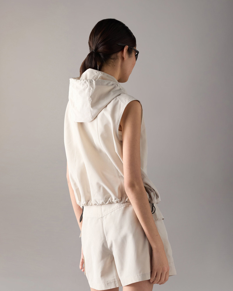 ELEVATE HOODED VEST 4