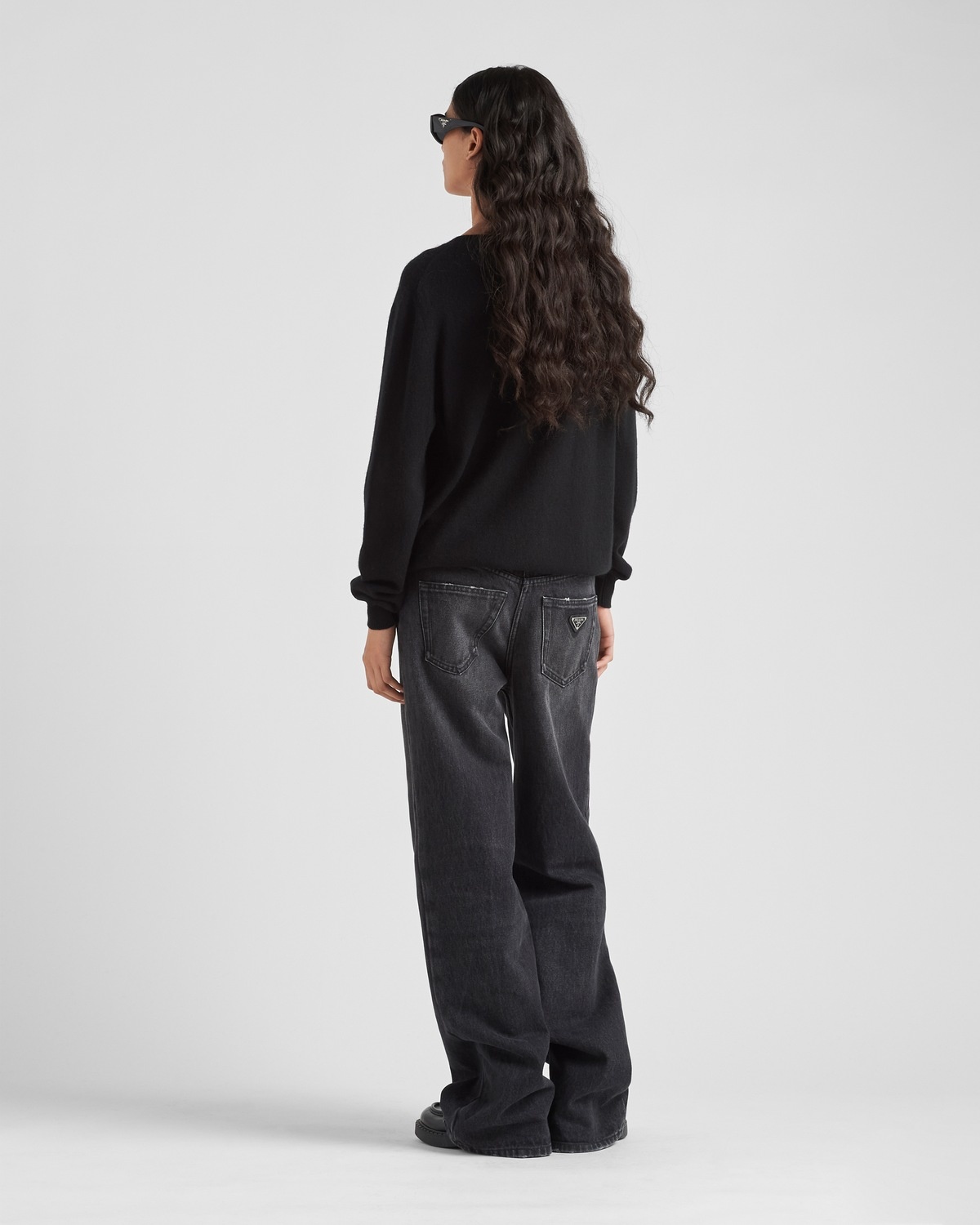 V-neck cashmere sweater - 5