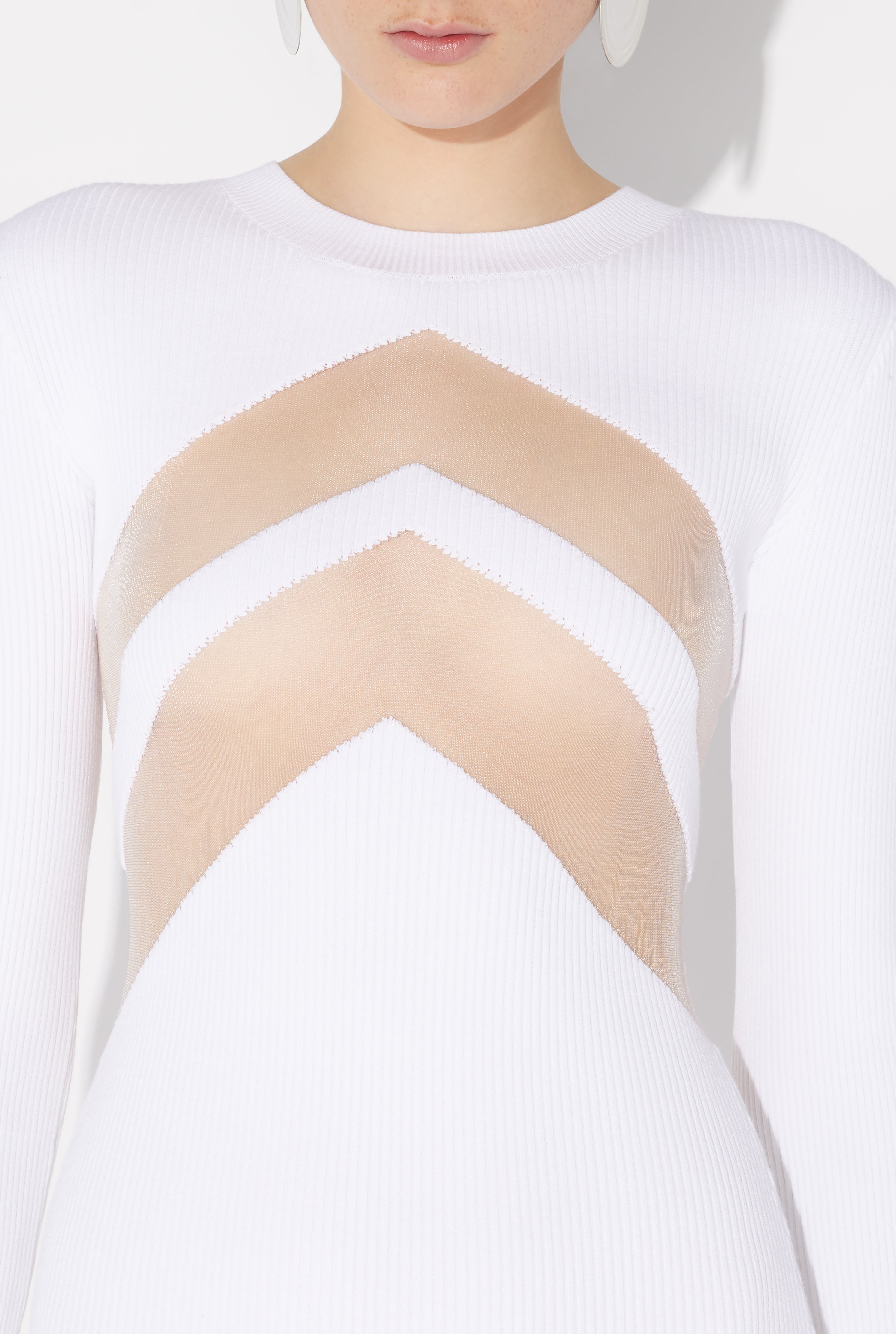 THE WHITE DRESS WITH CHEVRONS - 4