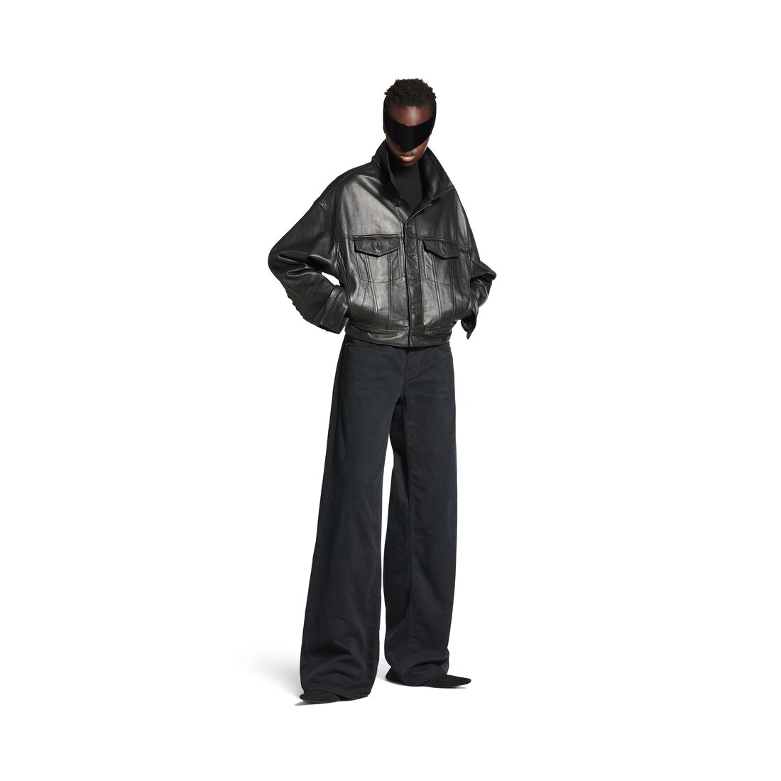 Women's Boxy Jacket in Black - 2