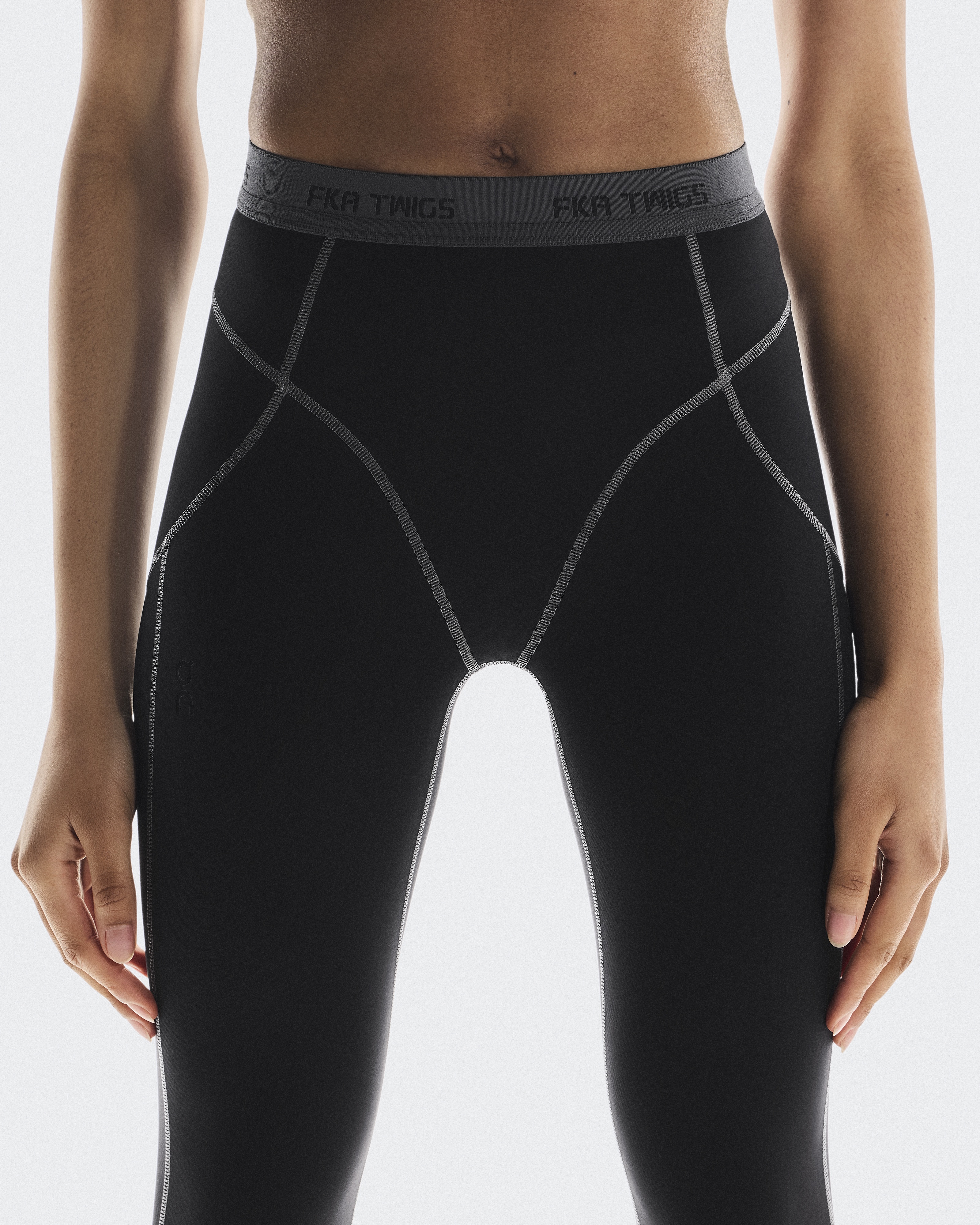 STUDIO TIGHTS FKA - 4