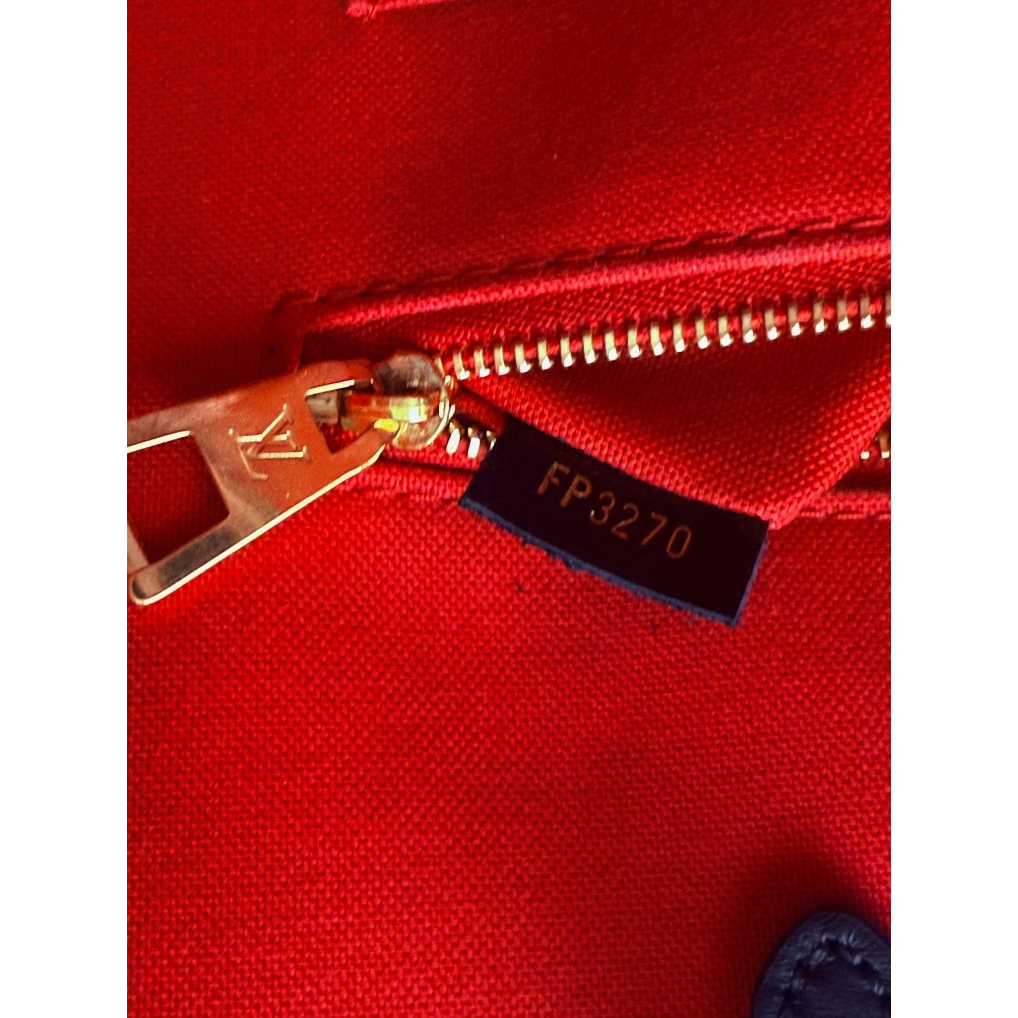 Louis Vuitton ONTHEGO MM Reverse Giant Monogram Tote - 5