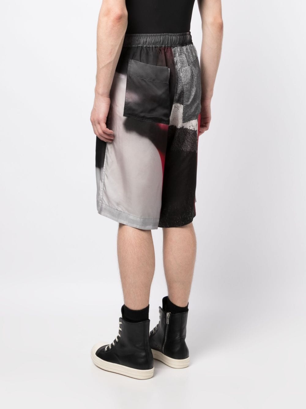 graphic-print bermuda shorts - 4
