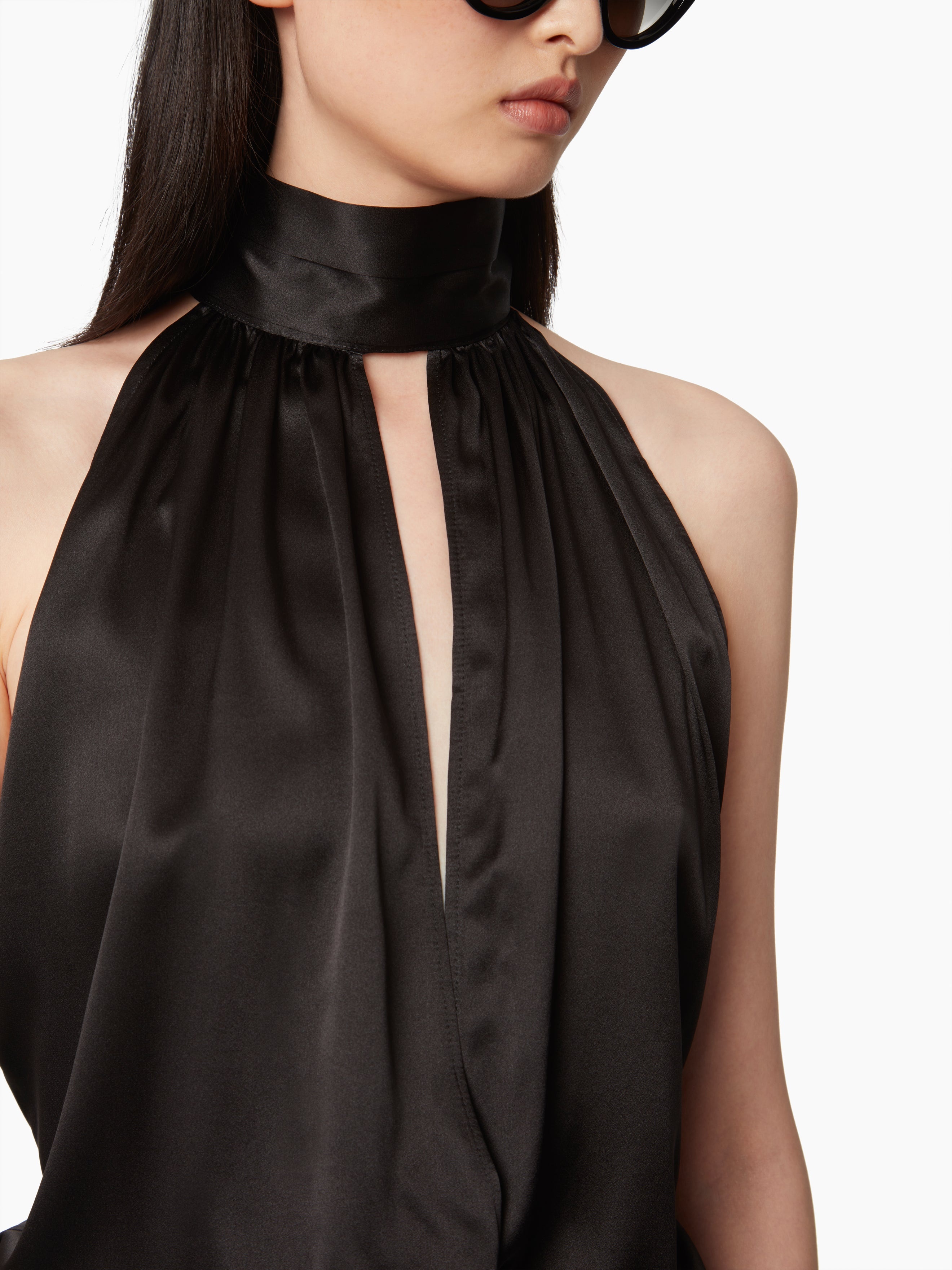 HALTER DRESS WITH BOW DETAIL - 3