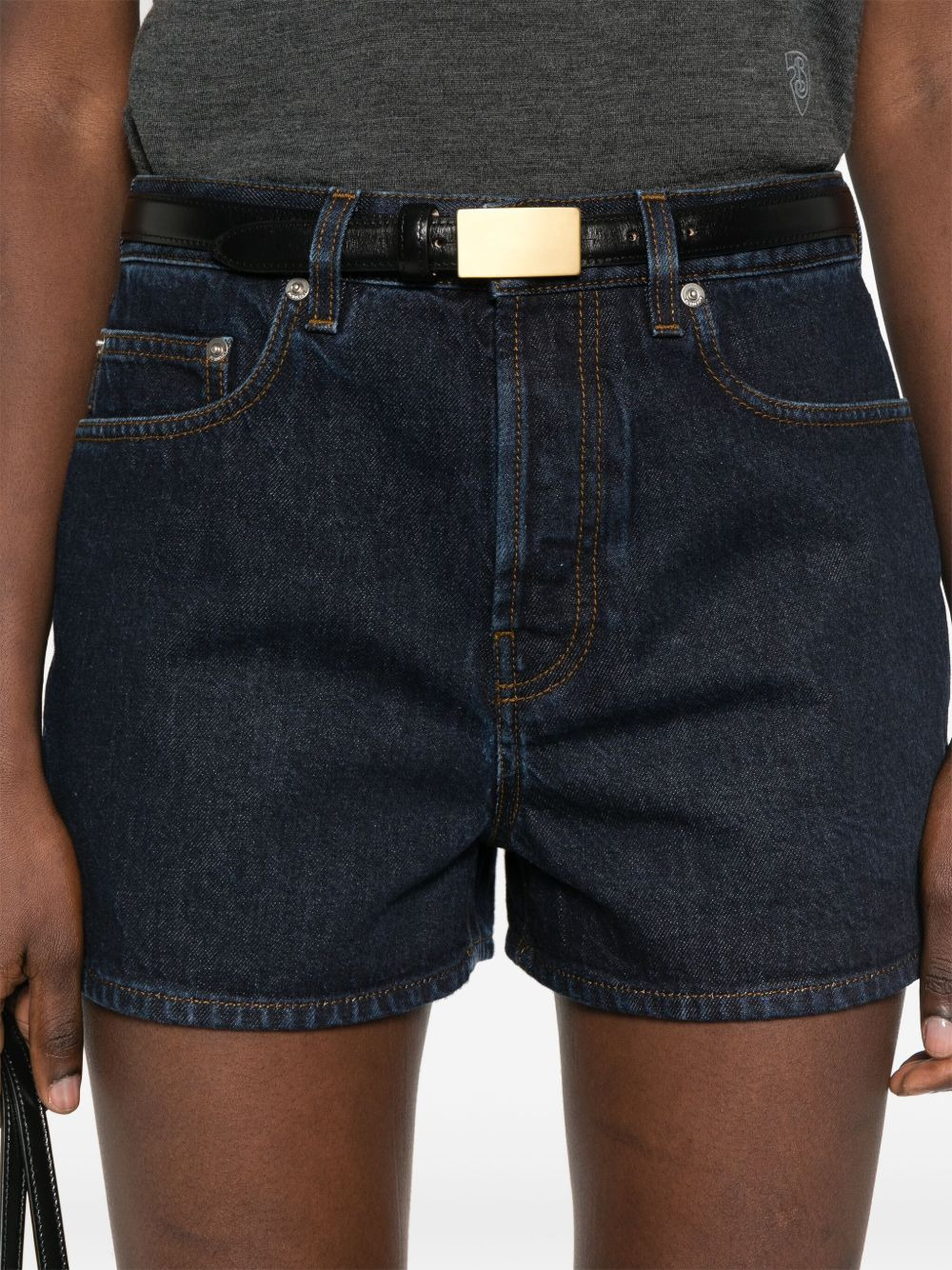 patch-detail denim shorts - 5