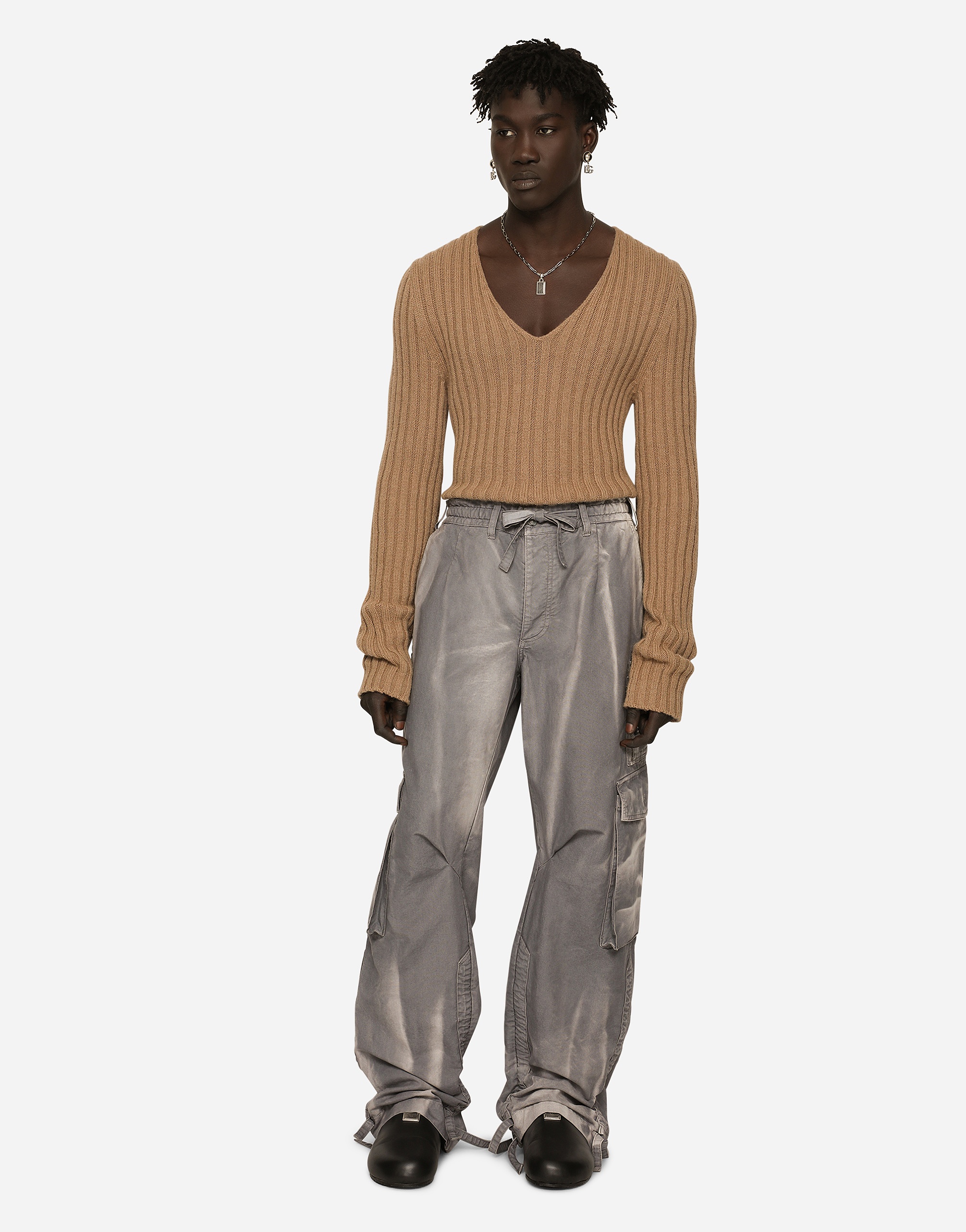 Ribbed camel V-neck sweater - 2