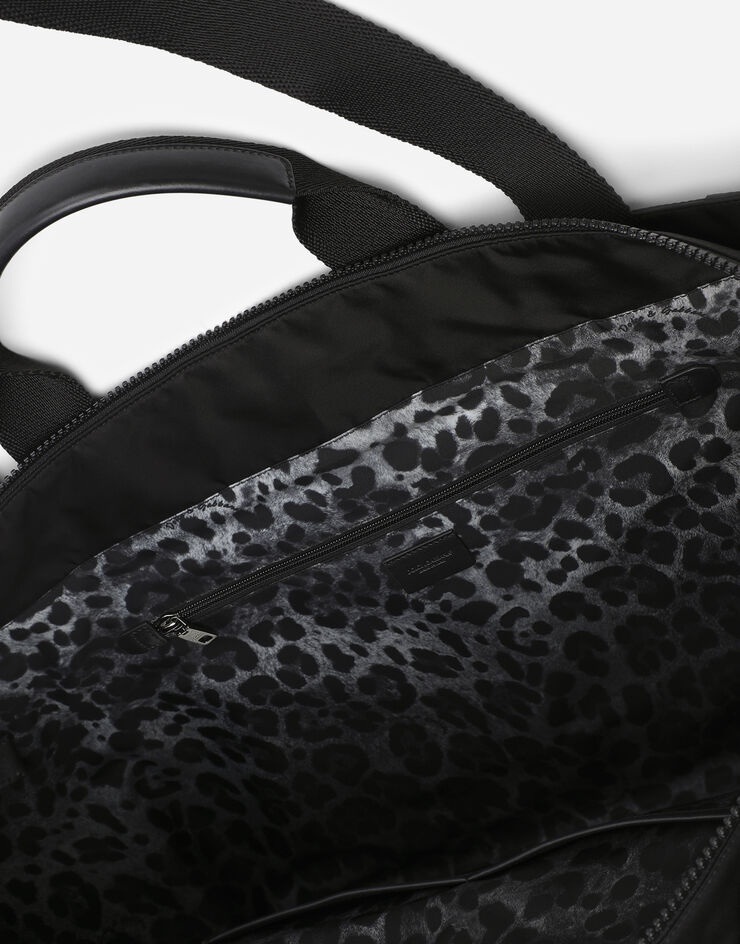 Travel bag with logo plate - 5