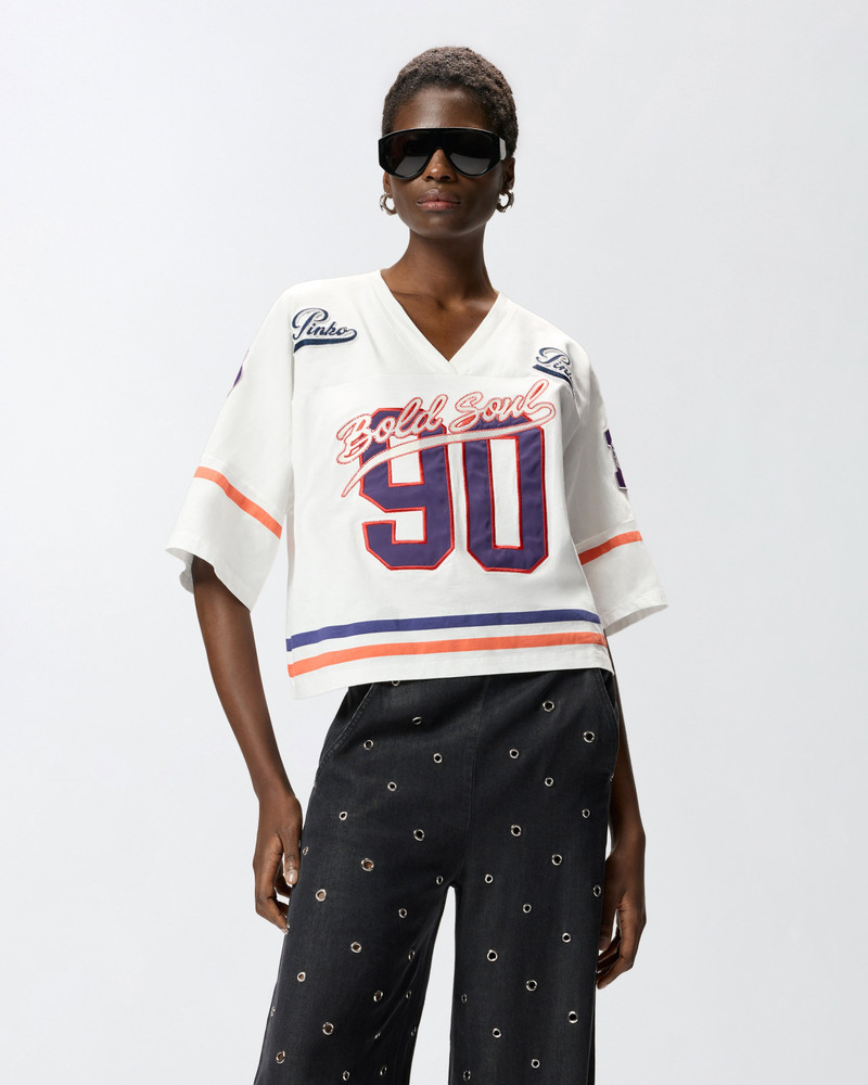 CROPPED T-SHIRT WITH V-NECK AND BRANDED PATCHES 3