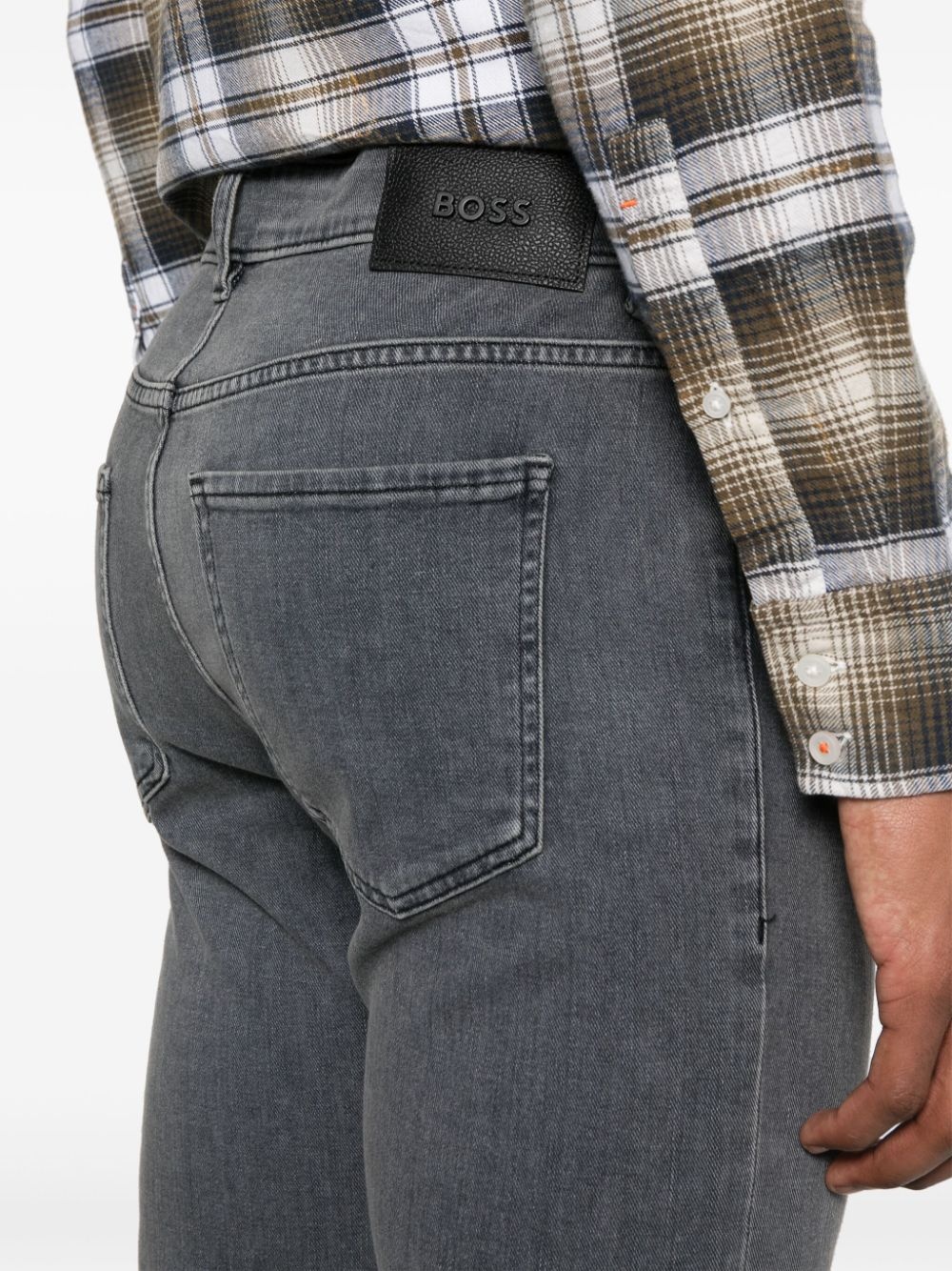 logo-patch tapered jeans - 5
