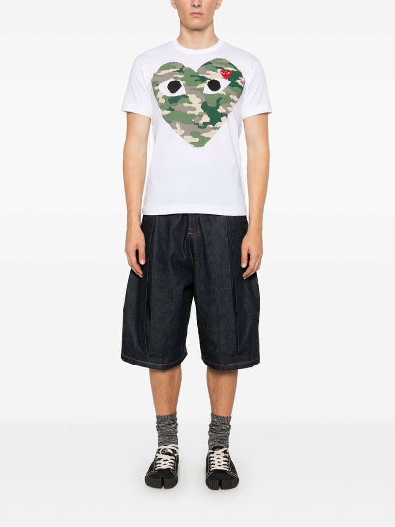Comme des Garçons PLAY camouflage heart-print cotton T-shirt outlook