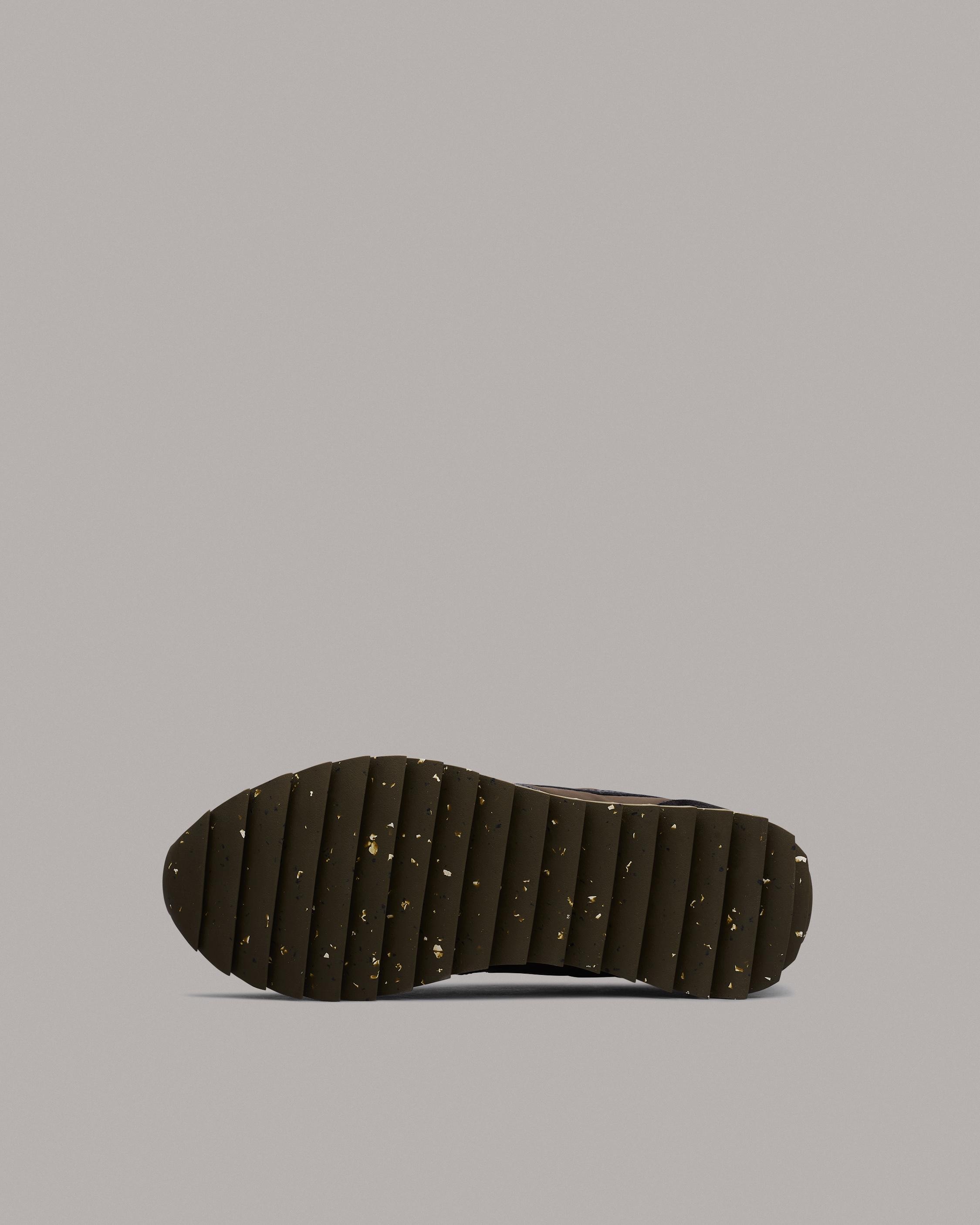 Retro Hiker - Recycled Materials
Mid Top Sneaker - 5