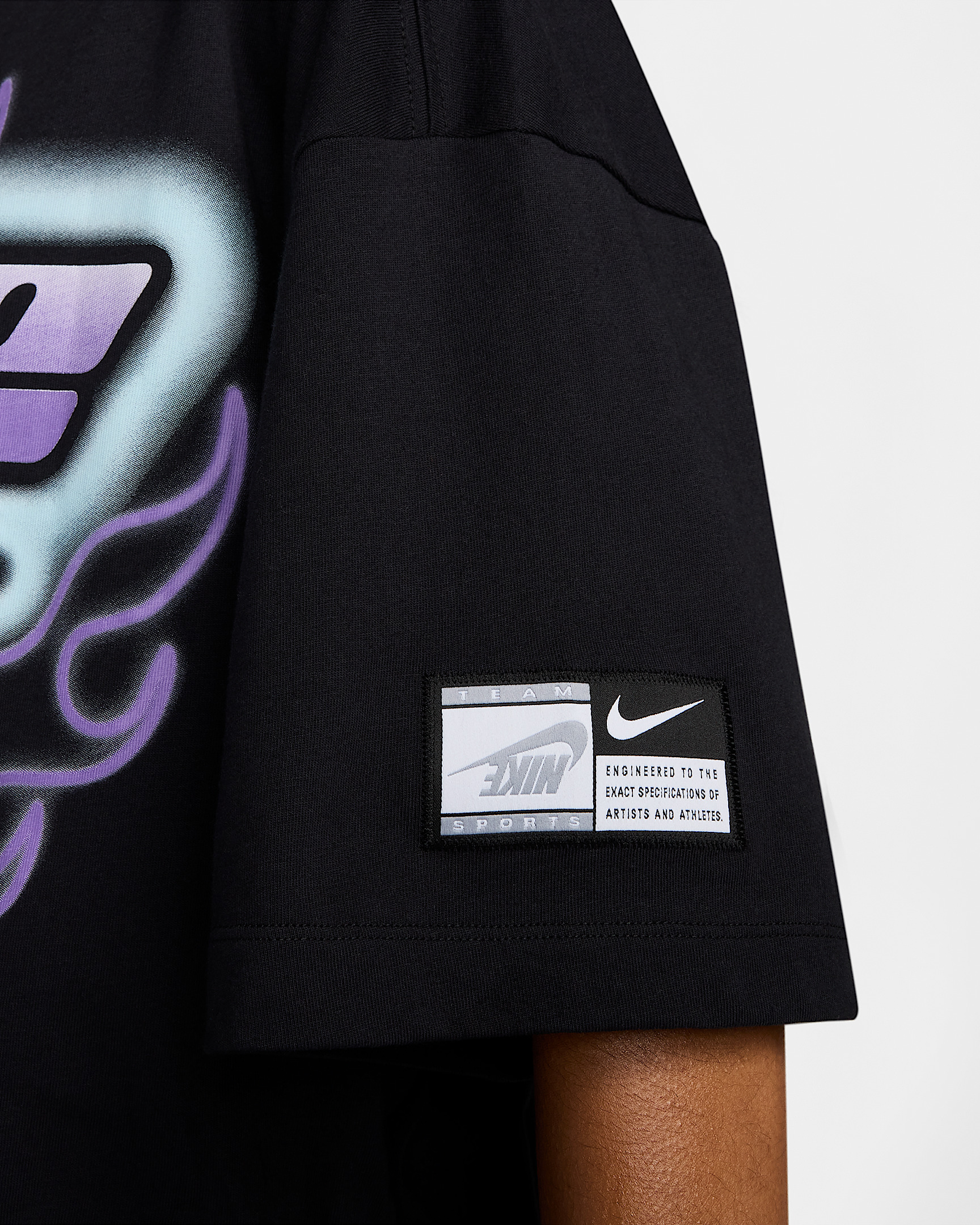 Nike Sportswear Women's Oversized Graphic T-Shirt - 5