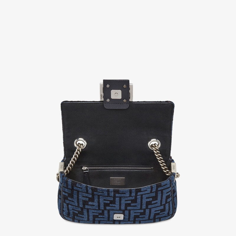 Iconic medium-sized Baguette bag with chain, made of chenille with dark blue FF tapestry motif. Trim 4