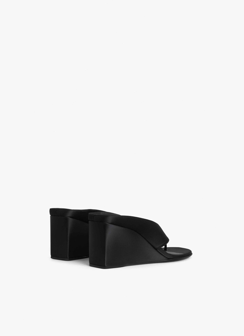 Alaïa CUBE THONG MULES IN SATIN outlook