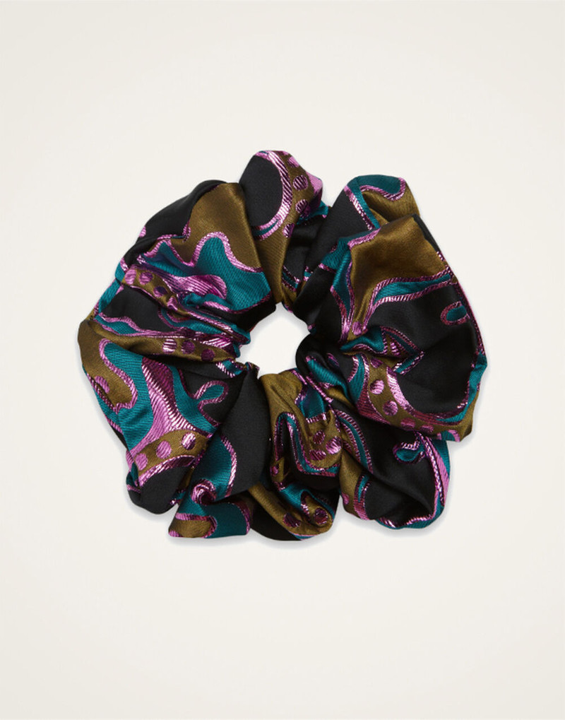 Giga Scrunchie 1