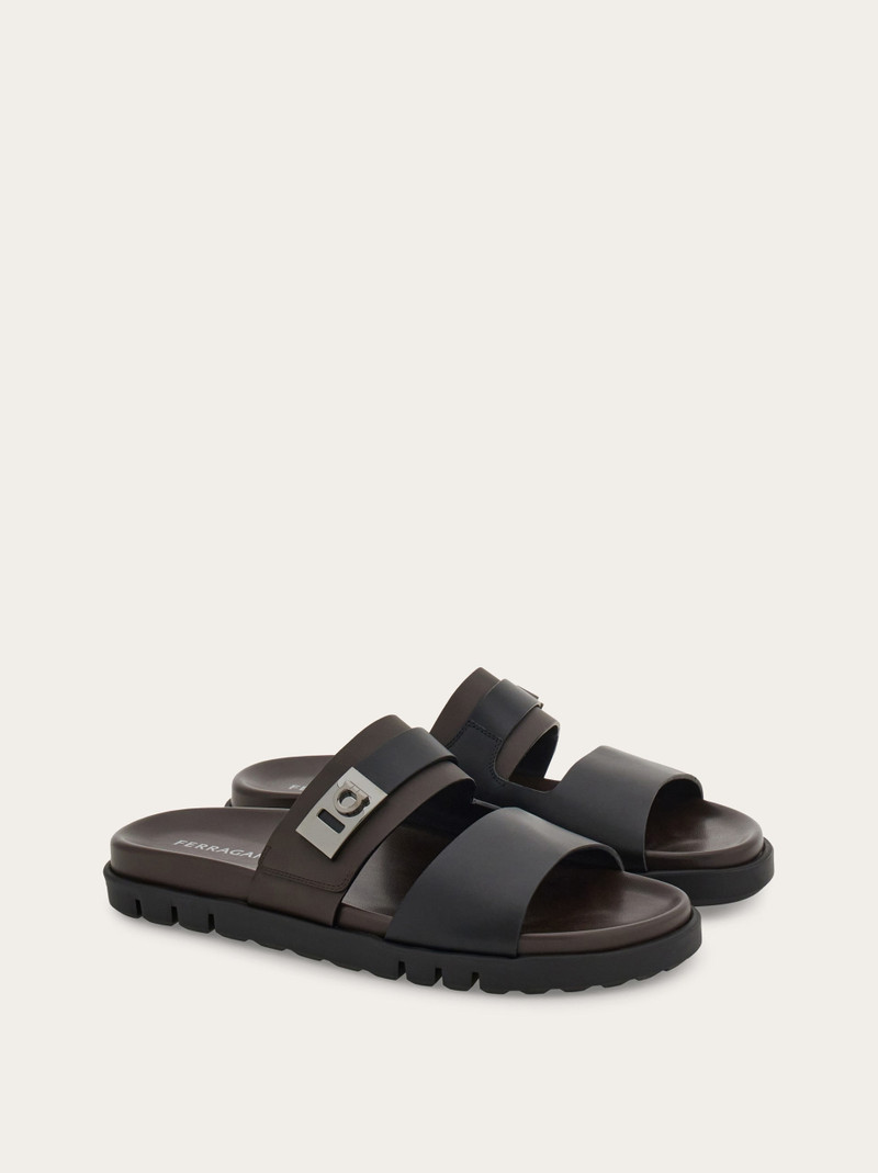 Chunky sandal with Hug buckle 2
