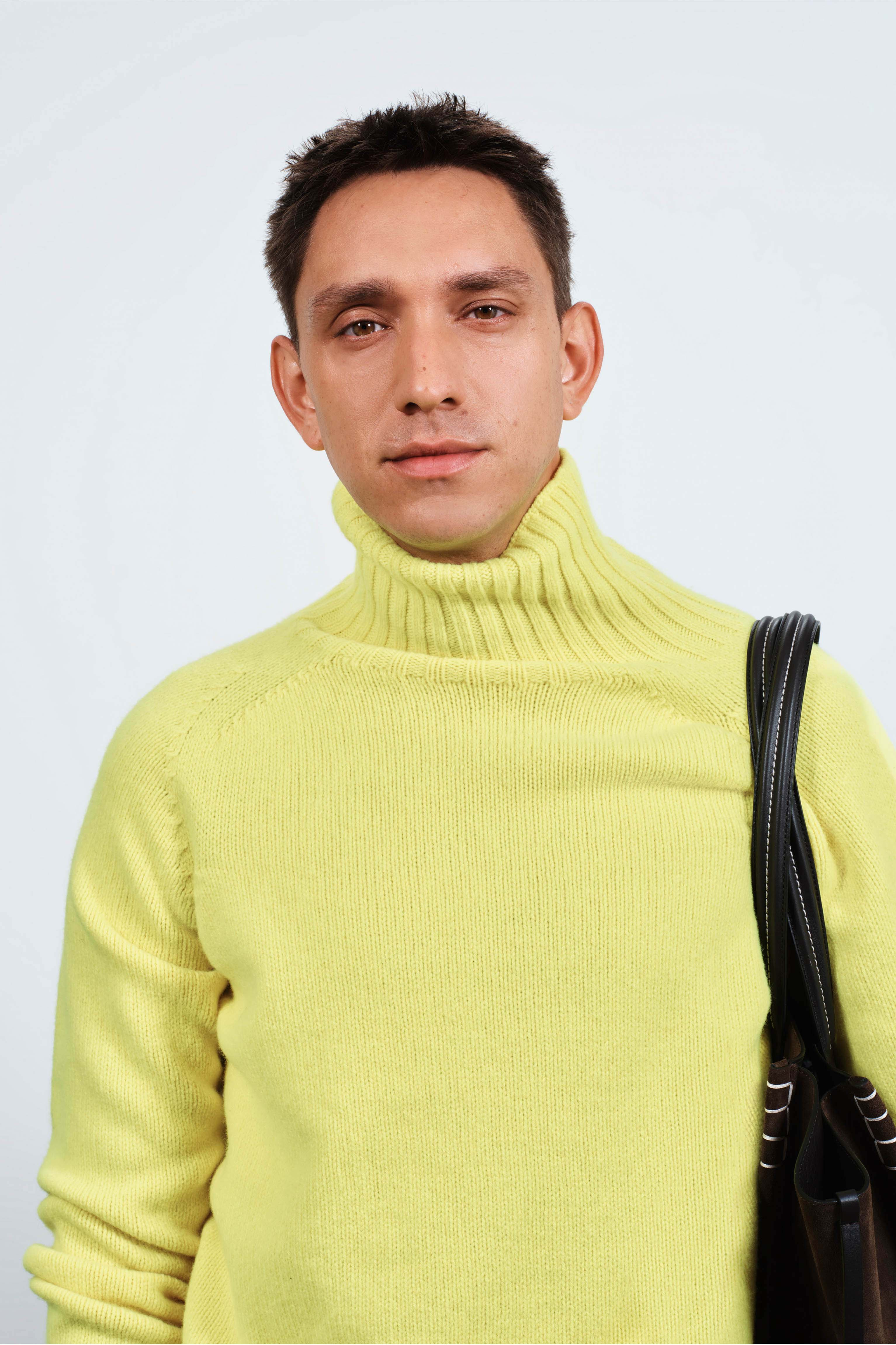 TURTLENECK JUMPER IN NEON YELLOW - 6