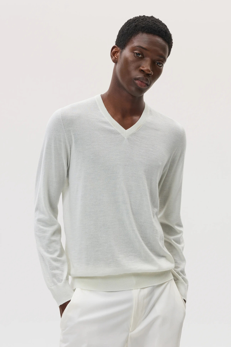 Johnstons of Elgin Superfine Cashmere V Neck outlook