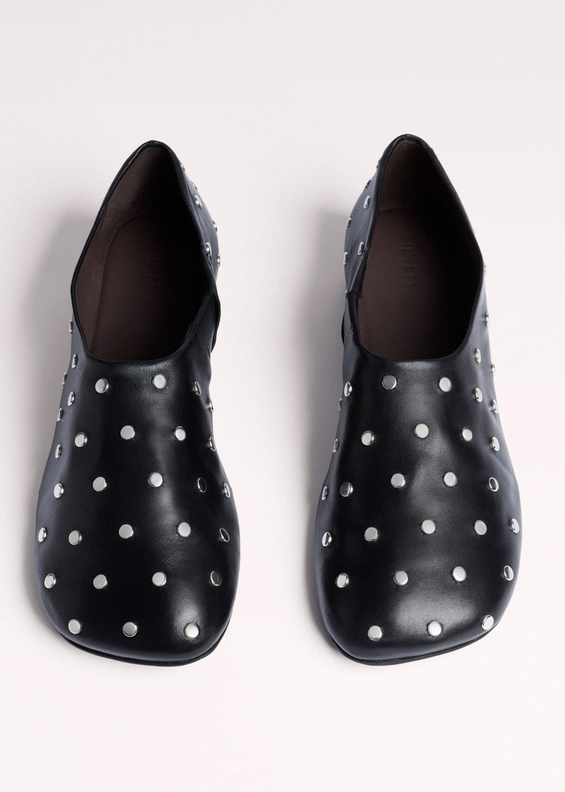 ME+EM Stud Slipper outlook