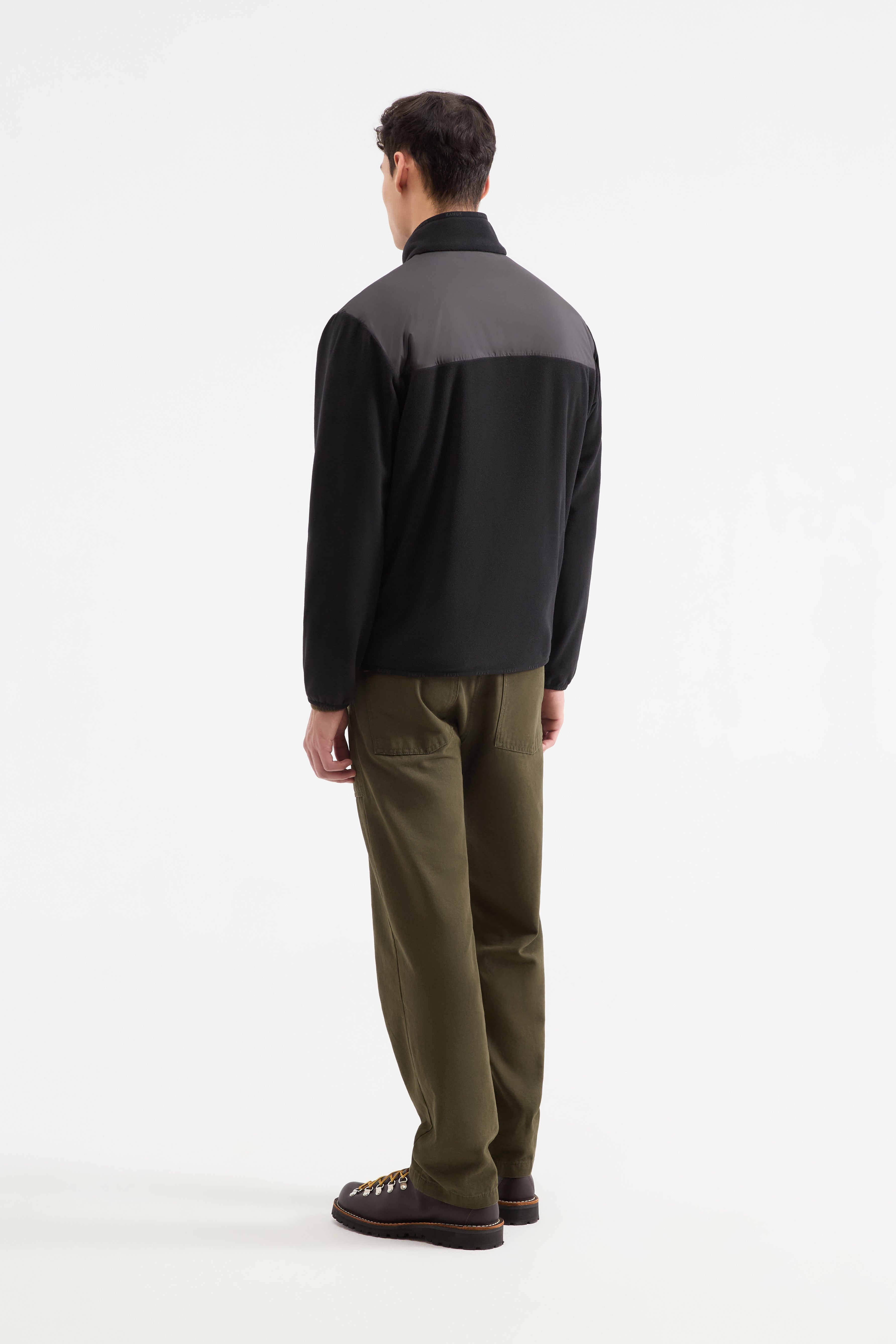Comox Fleece in Black - 6