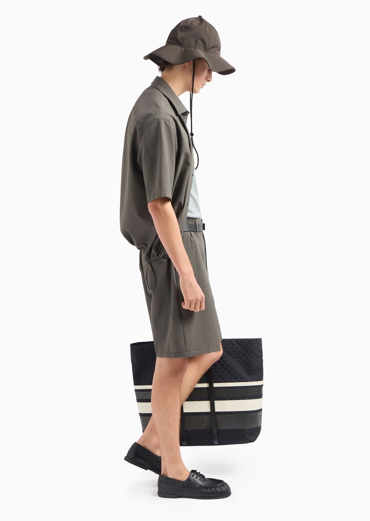 Short-sleeved oversized shirt in technical seersucker - 7